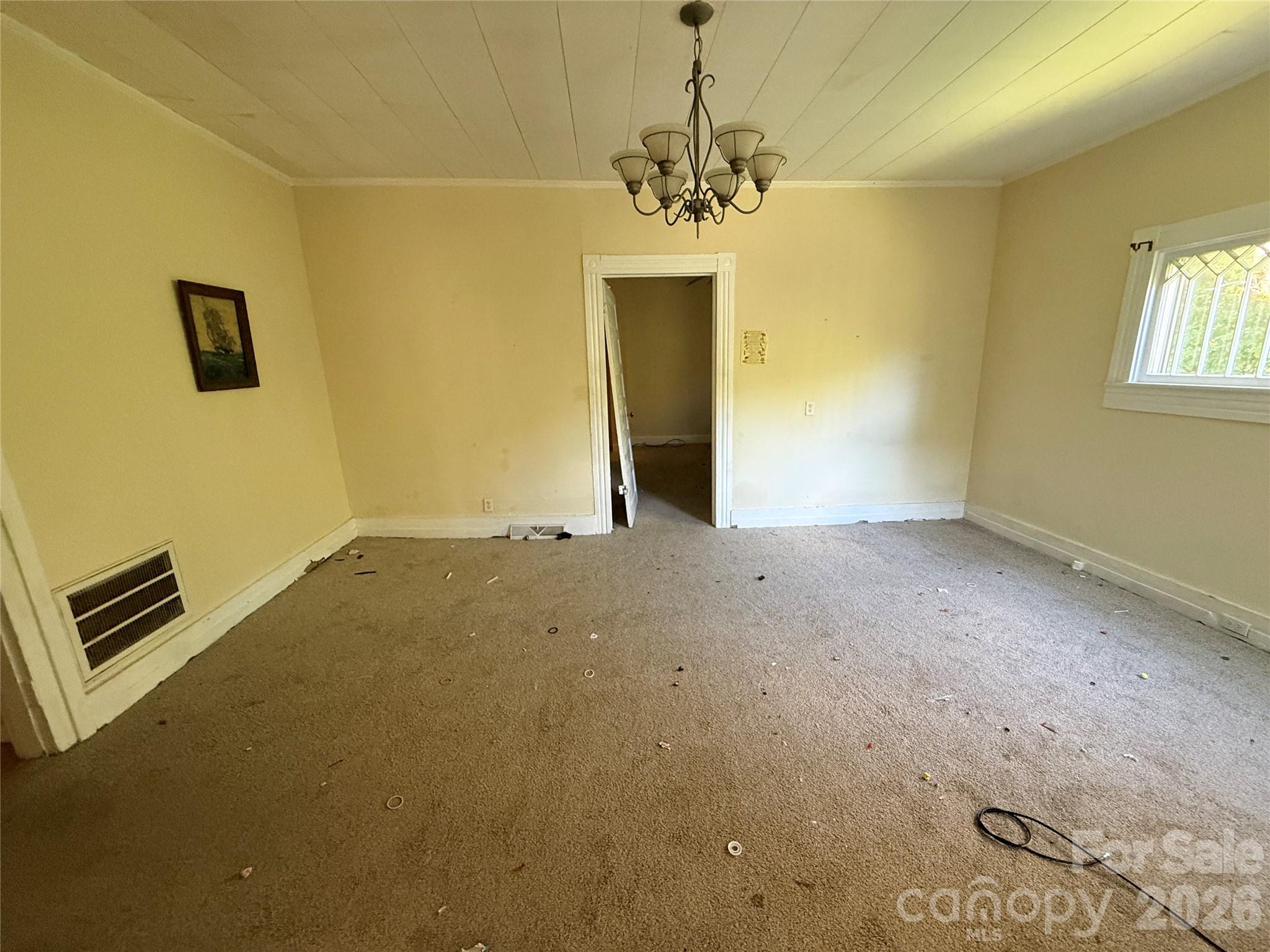 261 W Iredell Avenue Property Photo 14