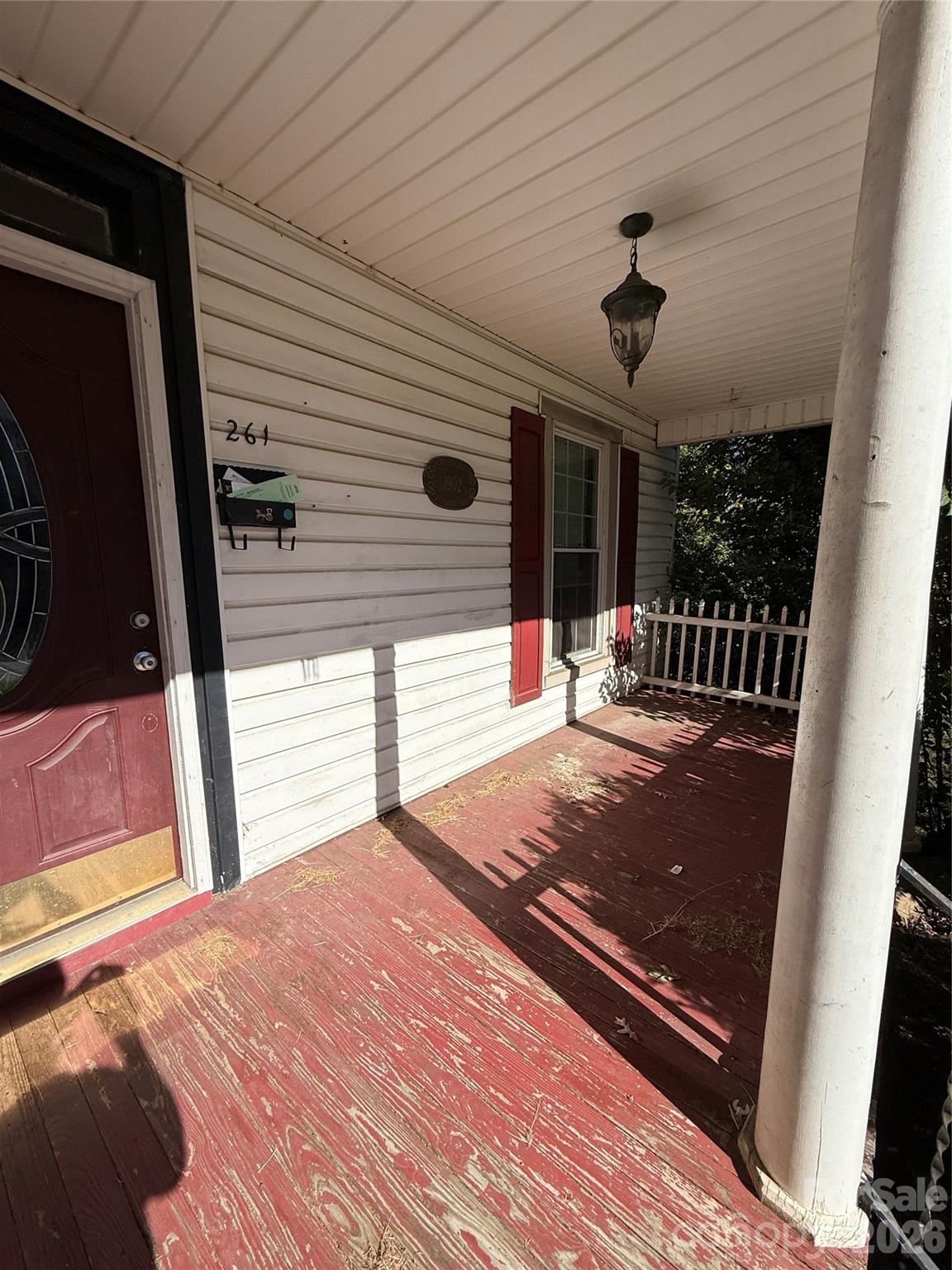 261 W Iredell Avenue Property Photo 17
