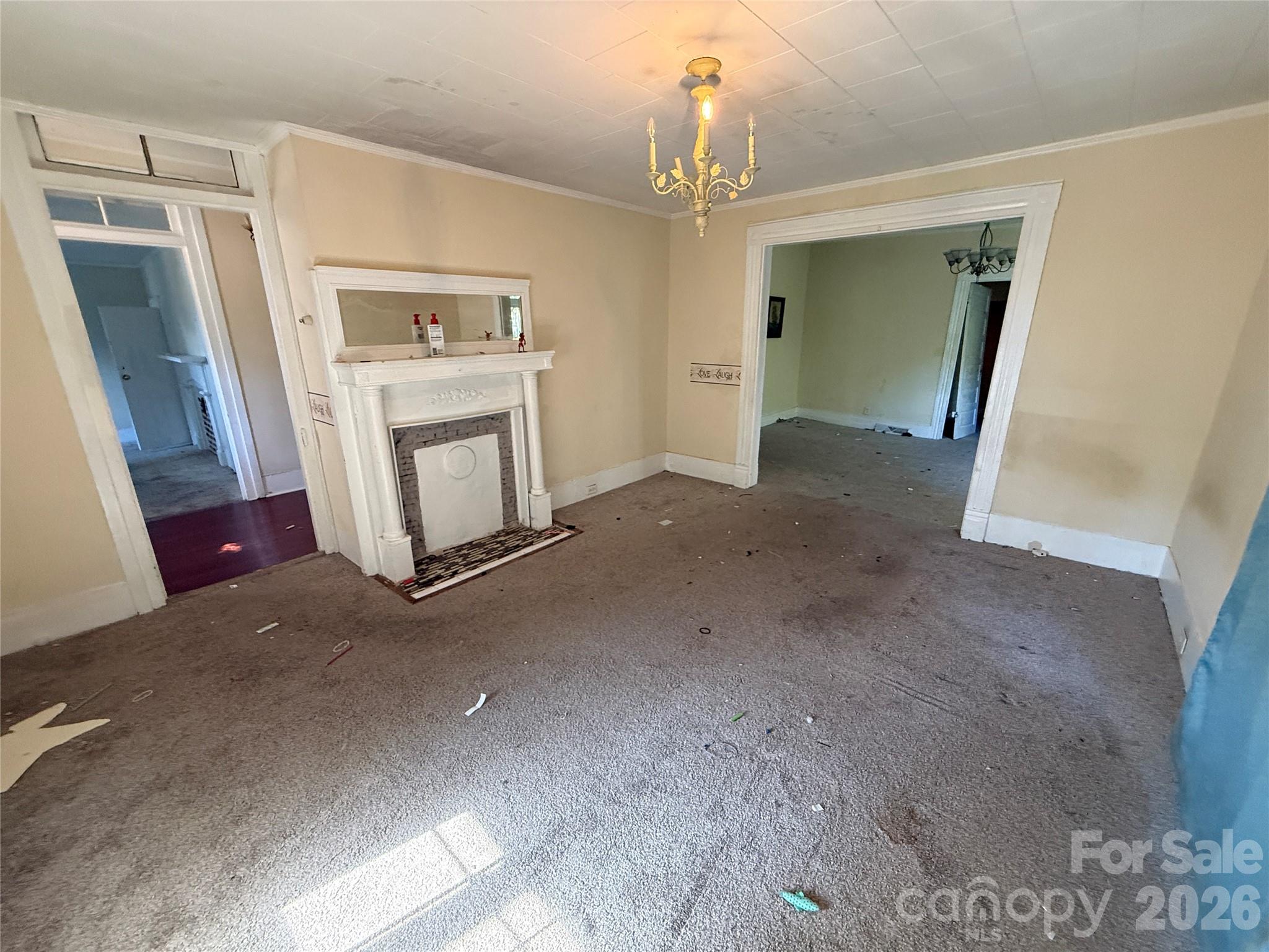 261 W Iredell Avenue Property Photo 28