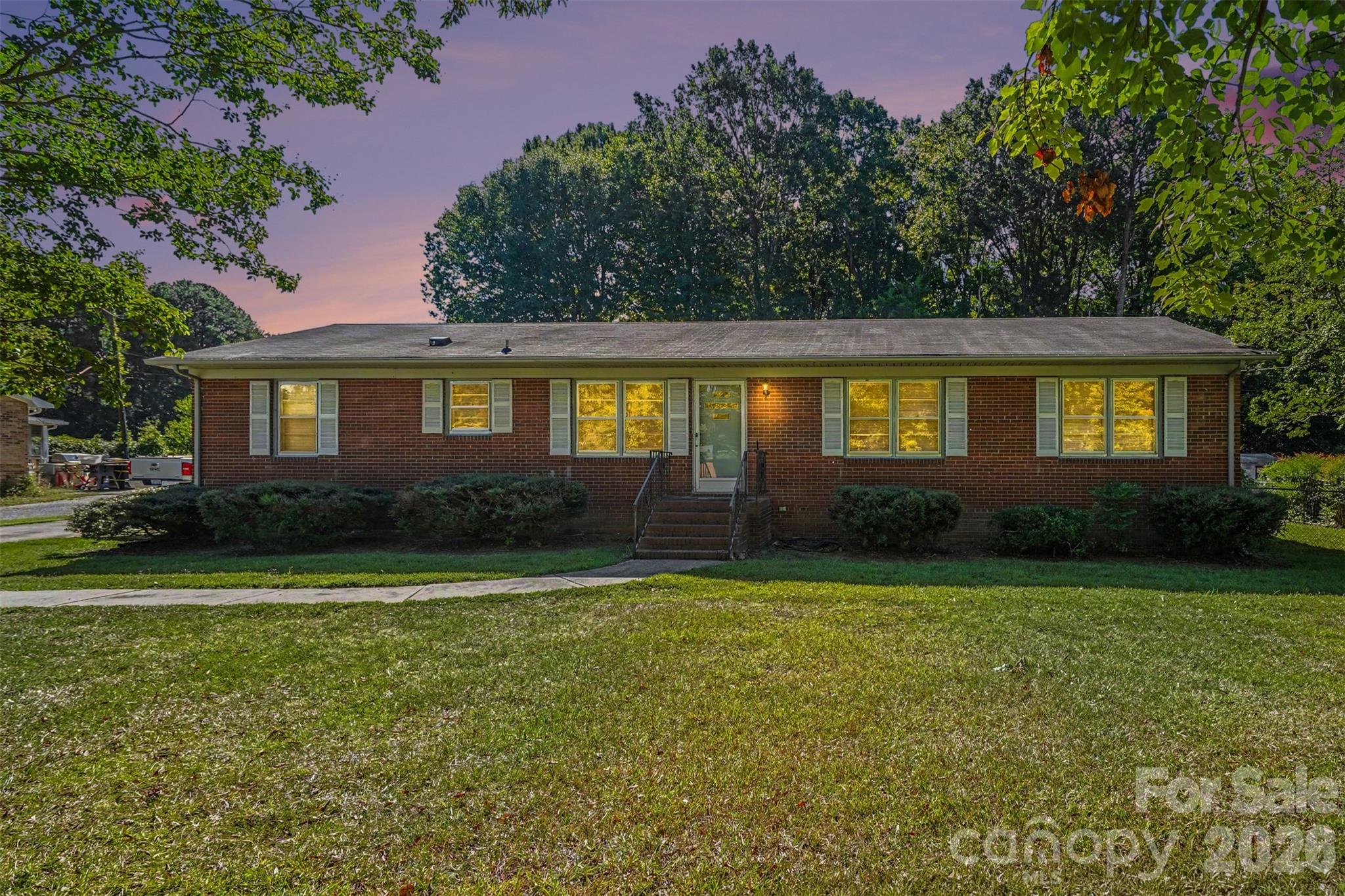 1204 Vickie Lane Property Photo 1