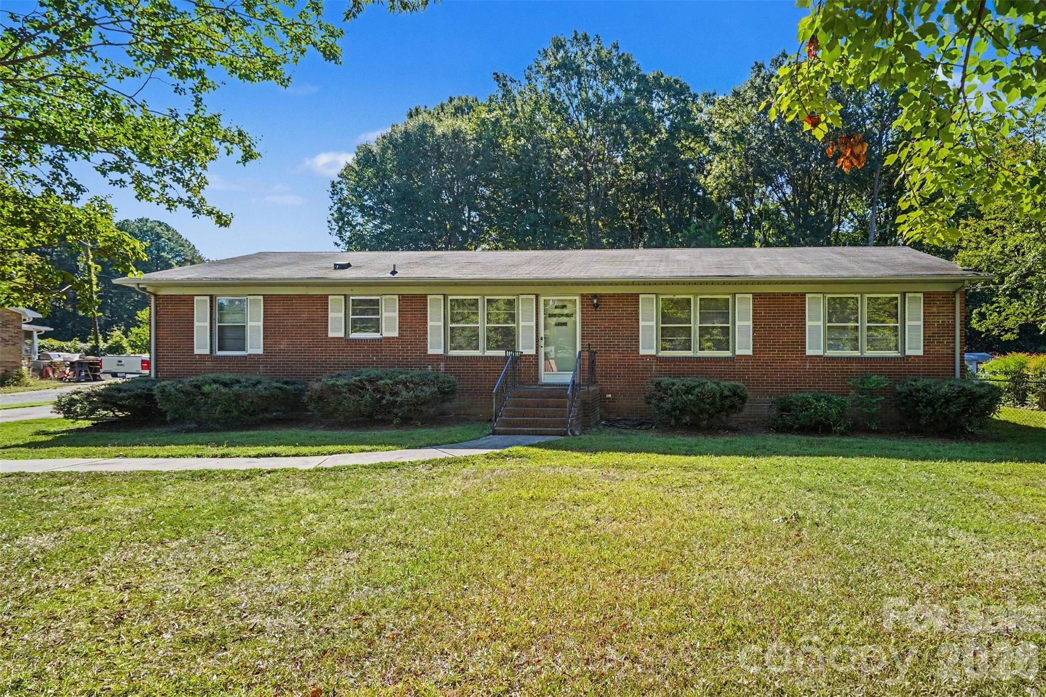 1204 Vickie Lane Property Photo 2