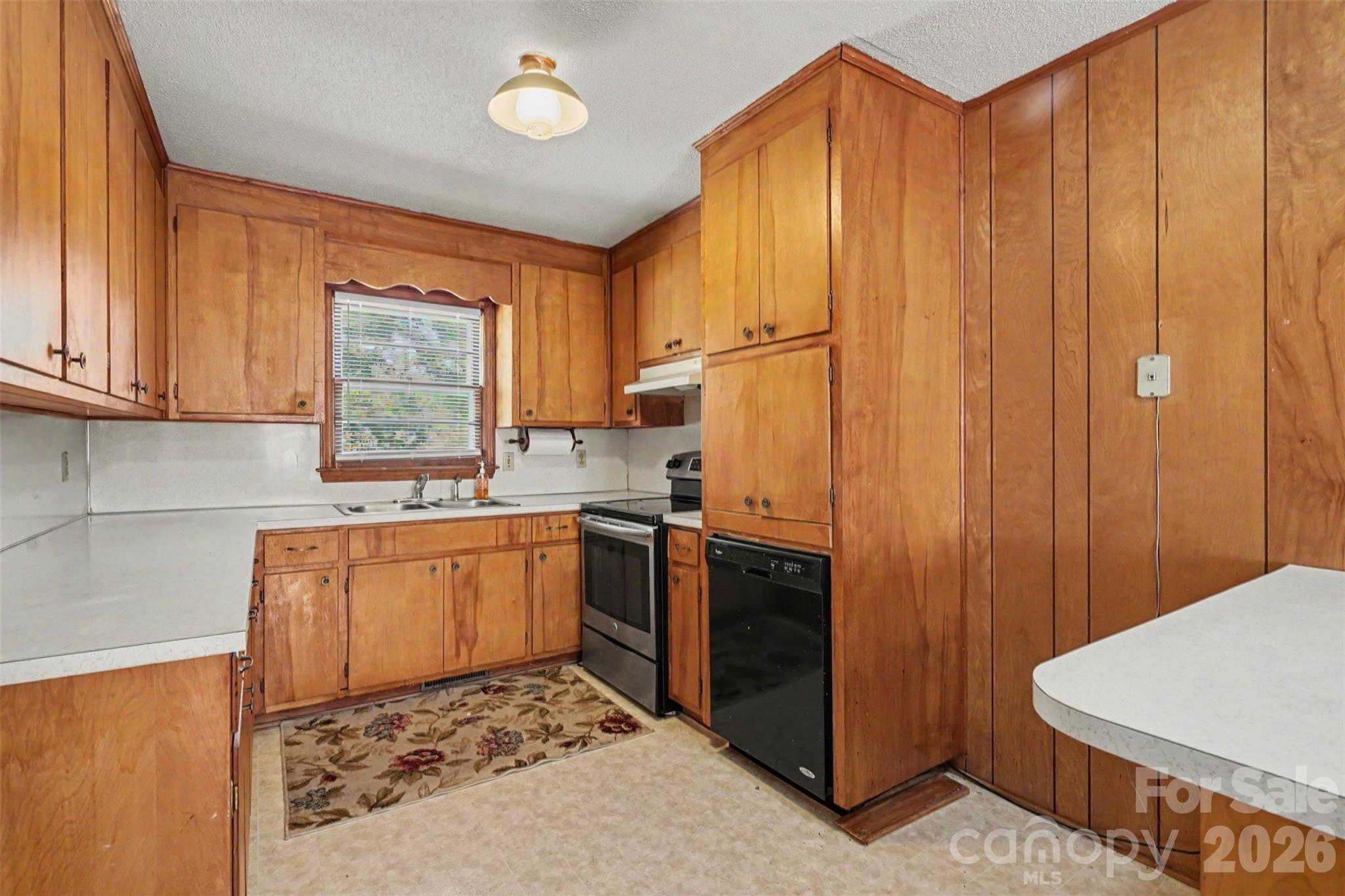 1204 Vickie Lane Property Photo 5