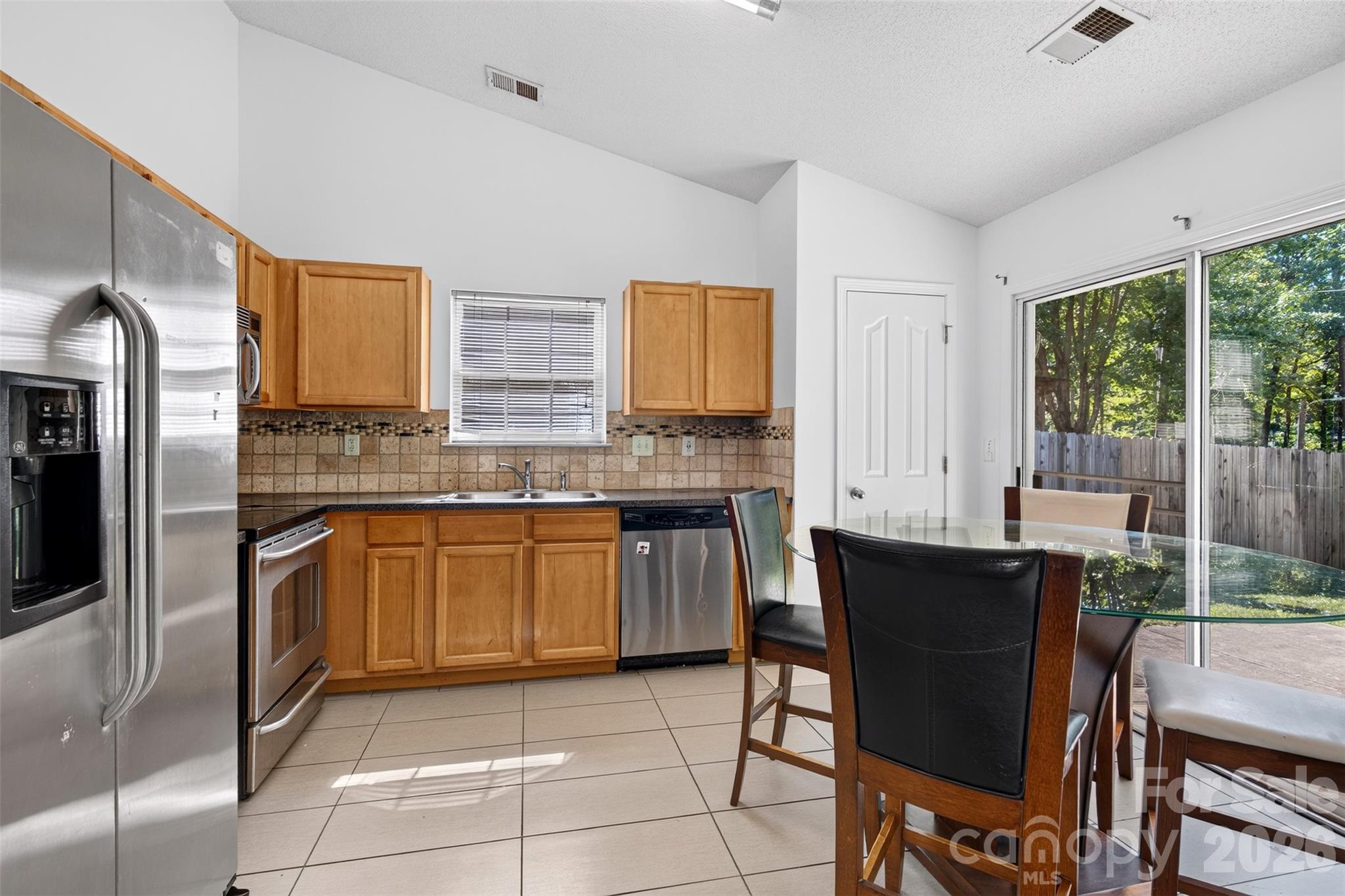 5327 Fernhill Drive Property Photo 6