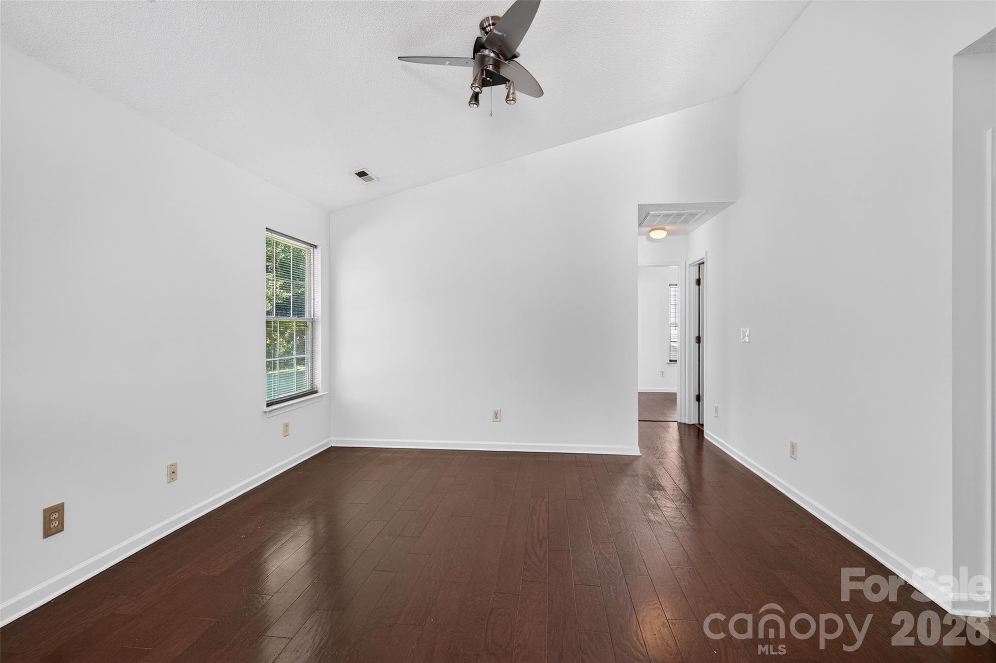 5327 Fernhill Drive Property Photo 9