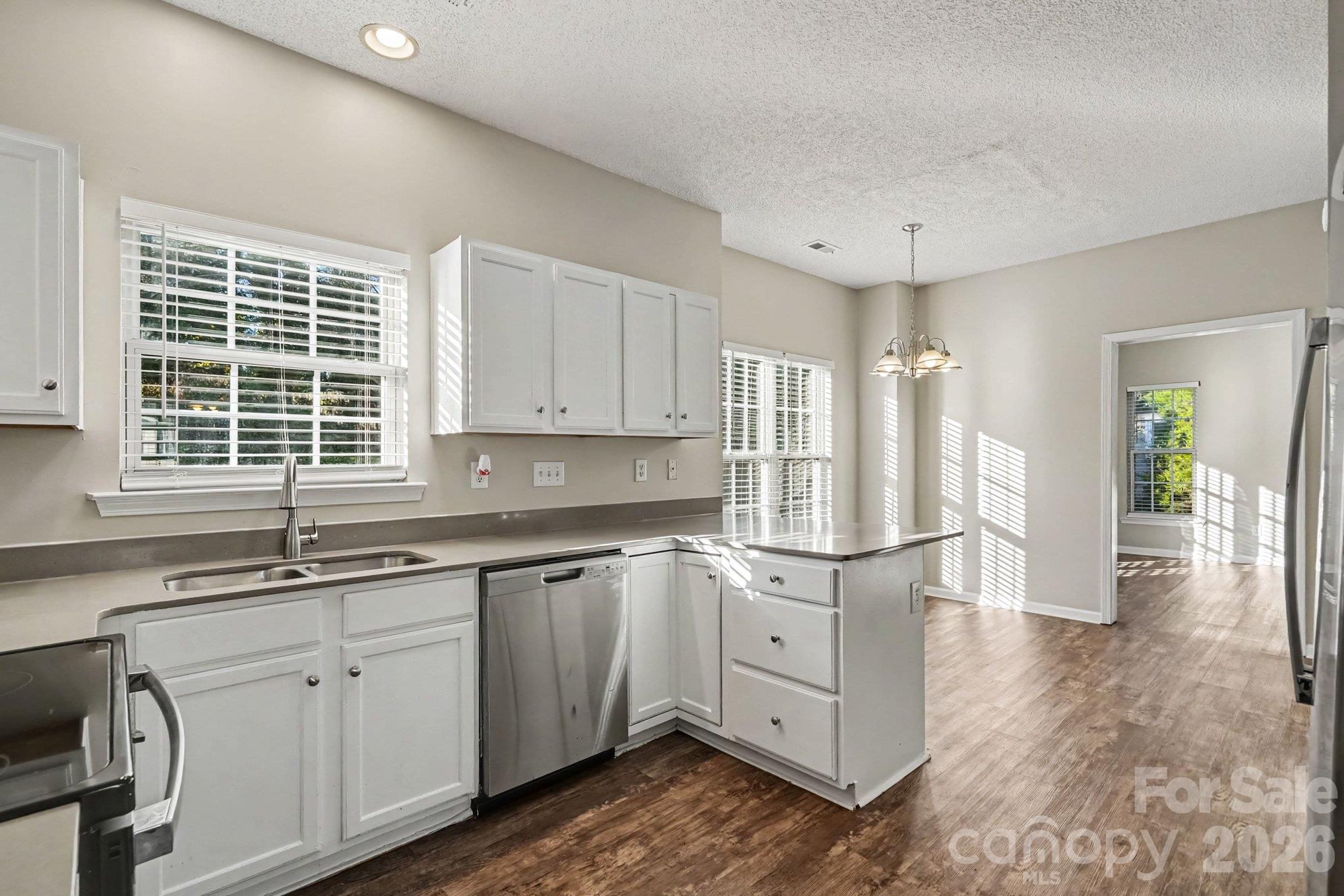 1009 Sandy Point Drive Property Photo 6