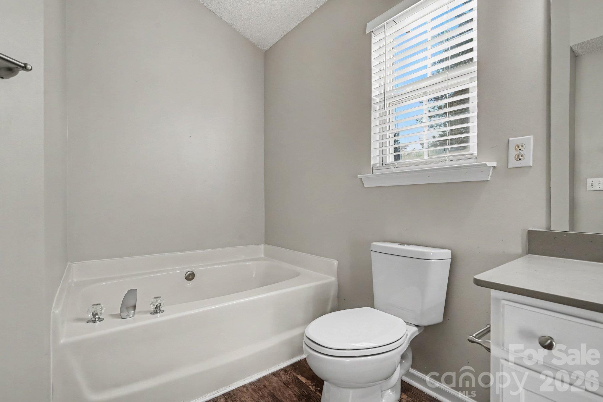 1009 Sandy Point Drive Property Photo 15