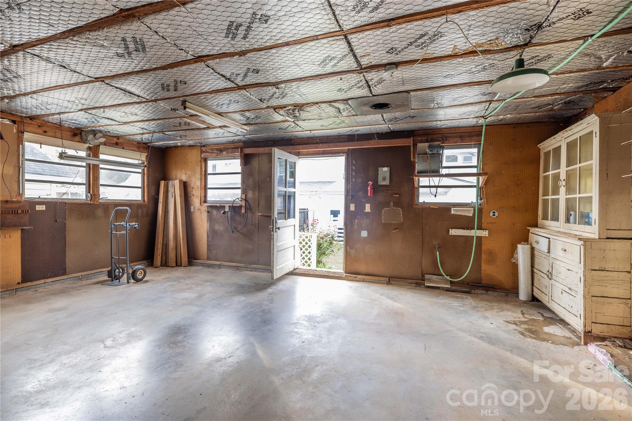 31 Maple Street Property Photo 4
