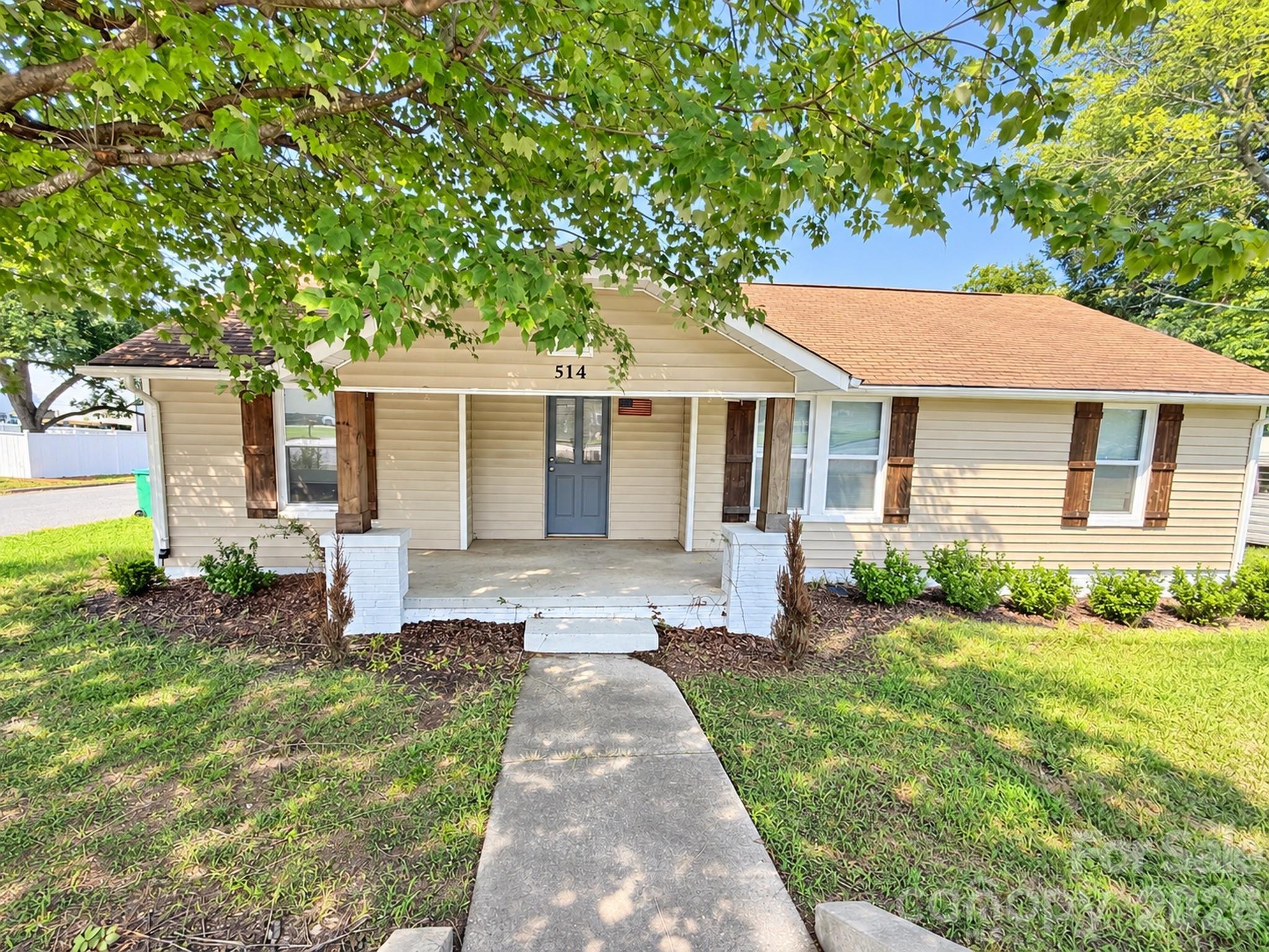 514 S Chapel Street Property Photo 1