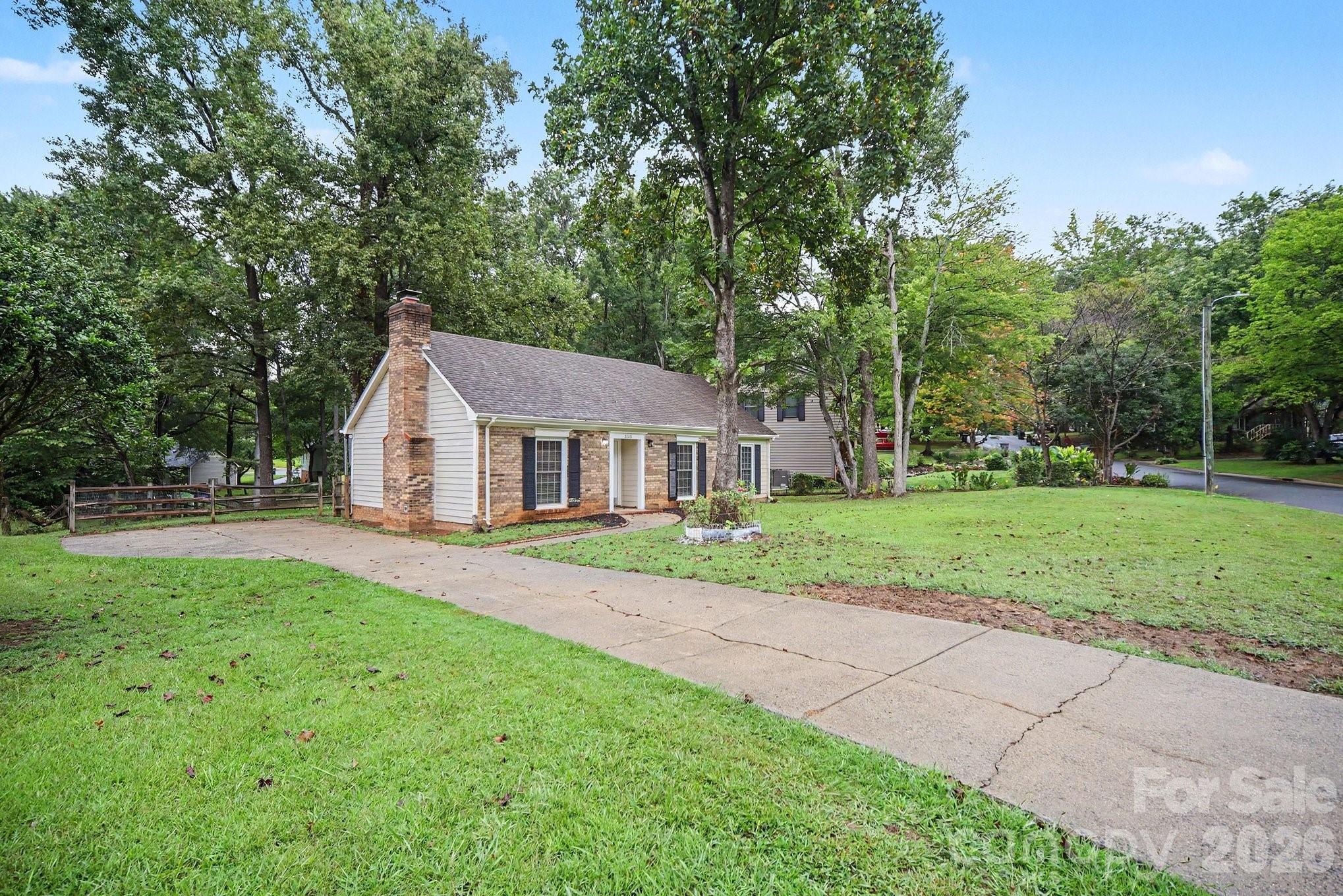 5508 Whistlewood Lane Property Photo 2