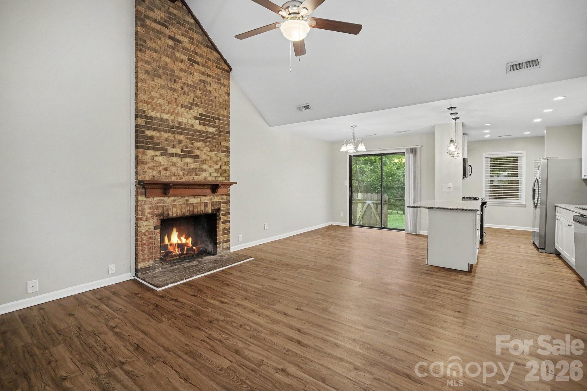5508 Whistlewood Lane Property Photo 3
