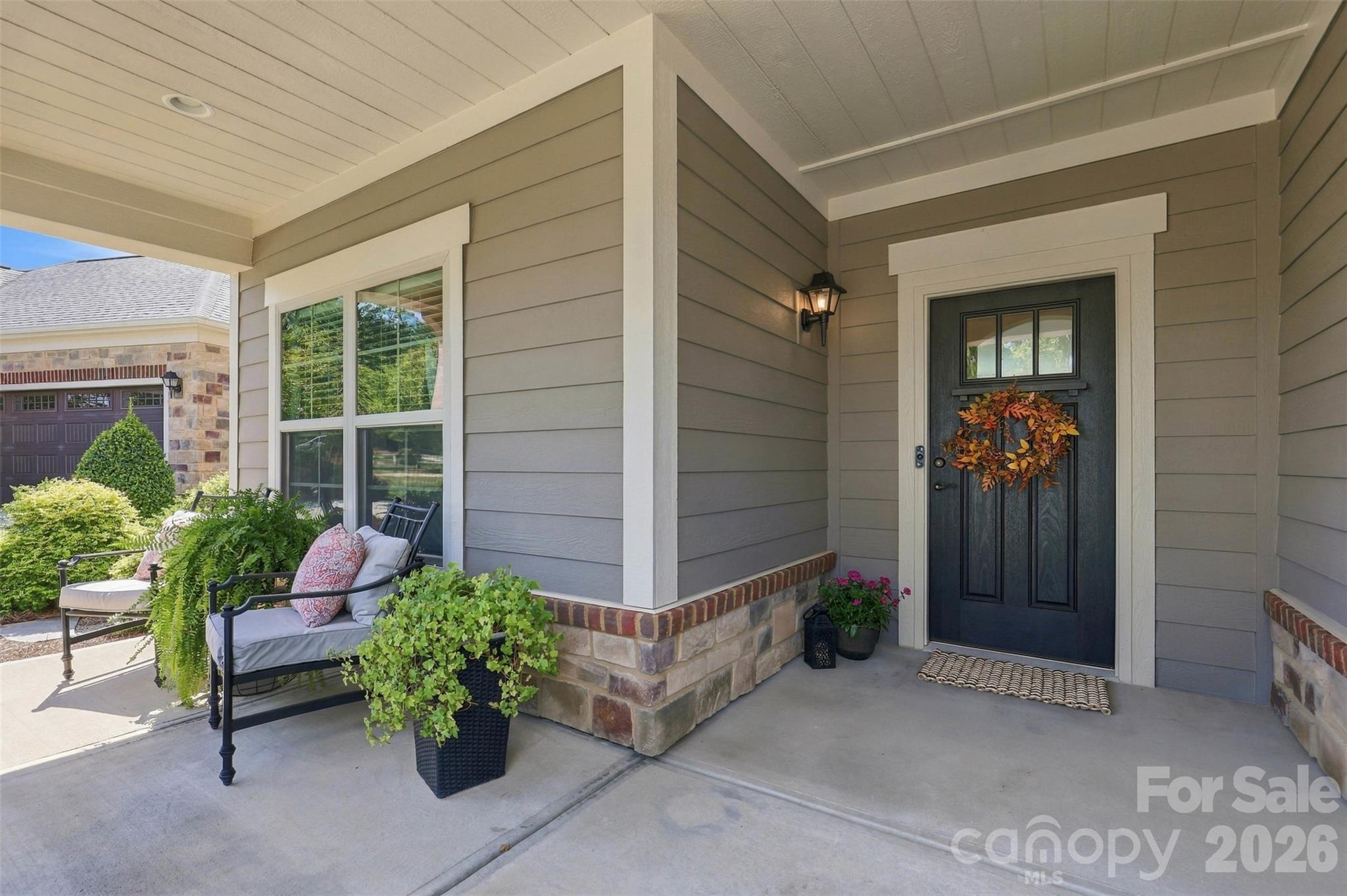 2213 Lincolnshire Lane Property Photo 4