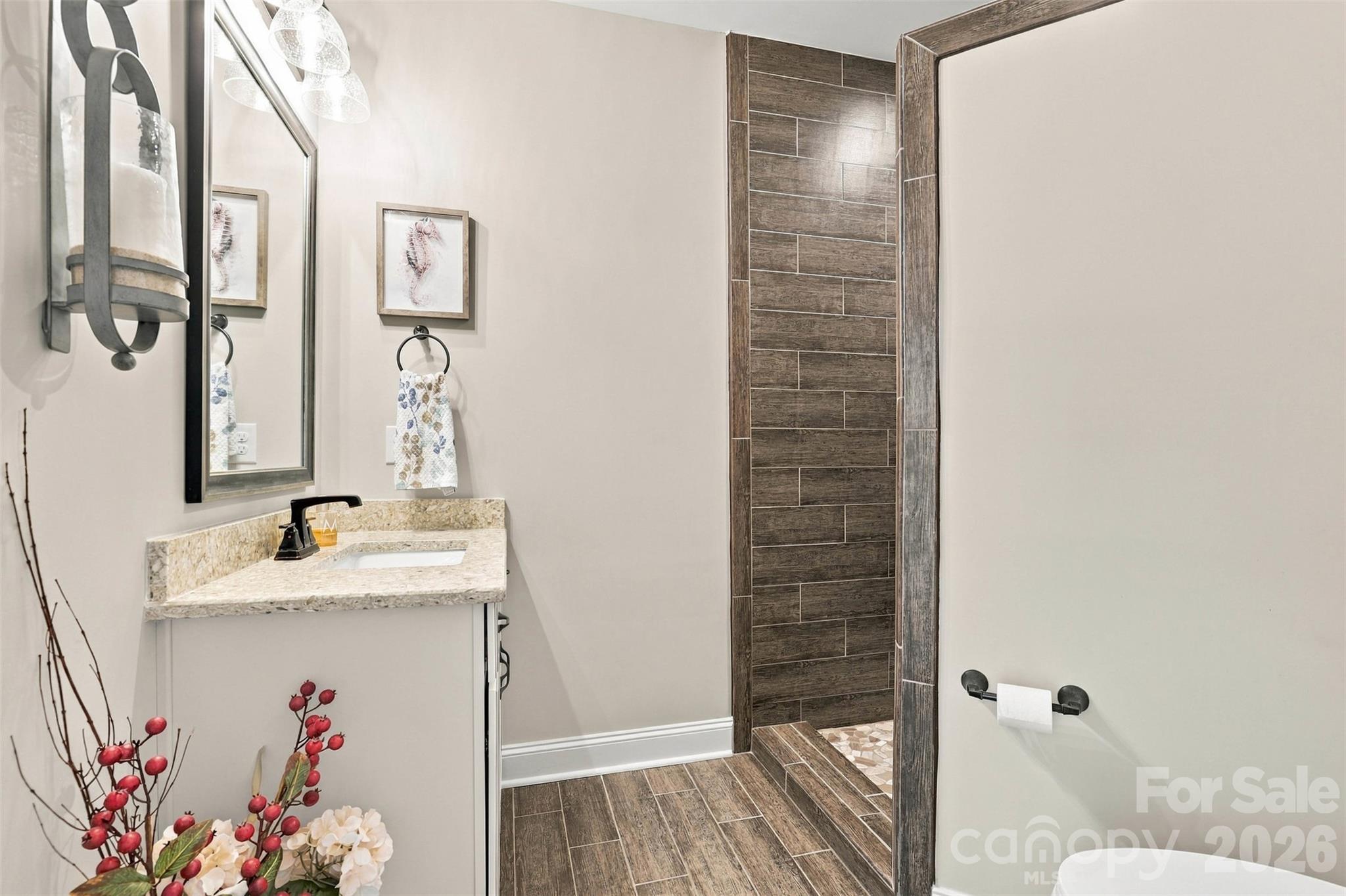 2213 Lincolnshire Lane Property Photo 22