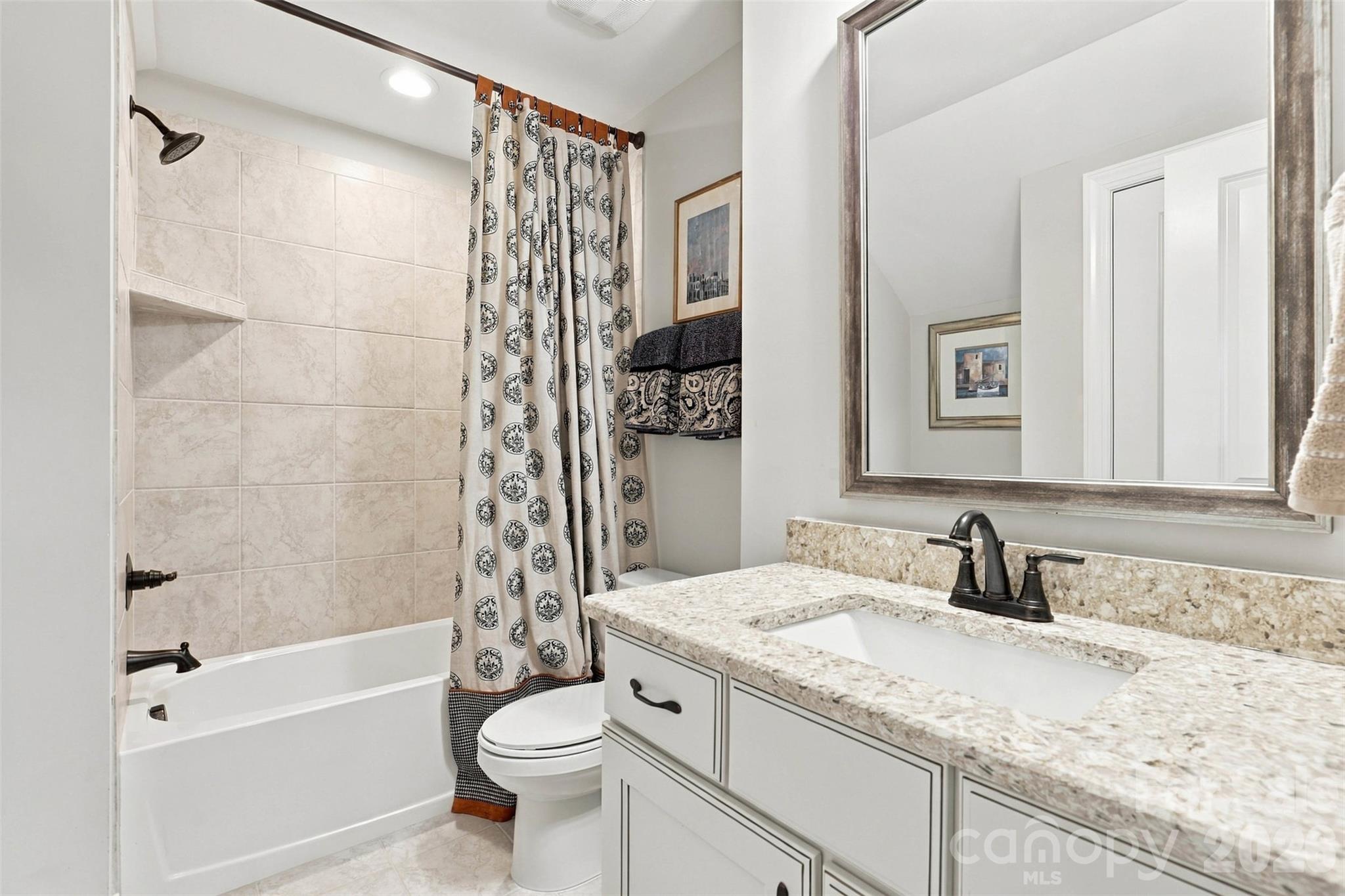 2213 Lincolnshire Lane Property Photo 32