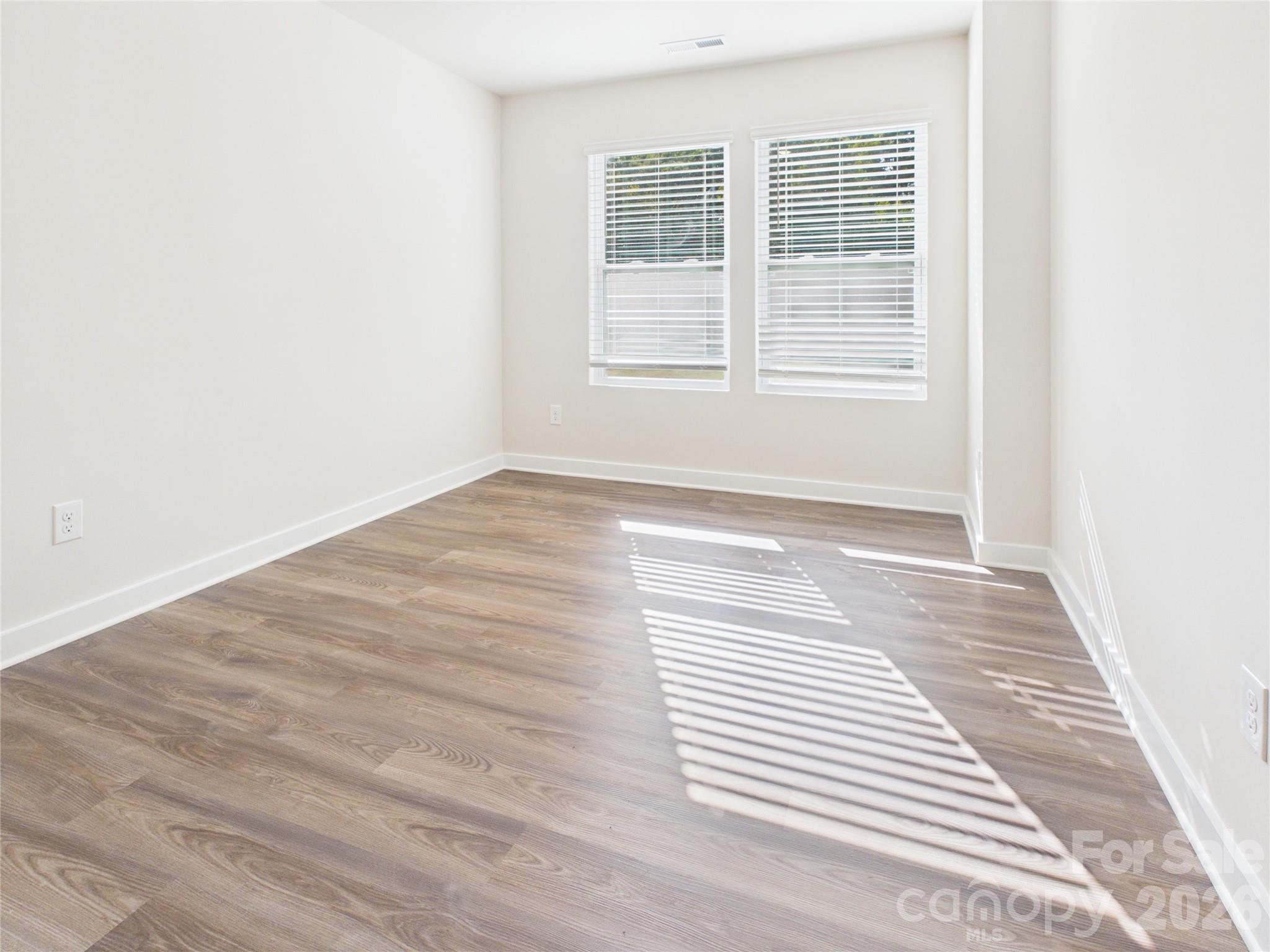105 Dilling Street 02 Property Photo 27