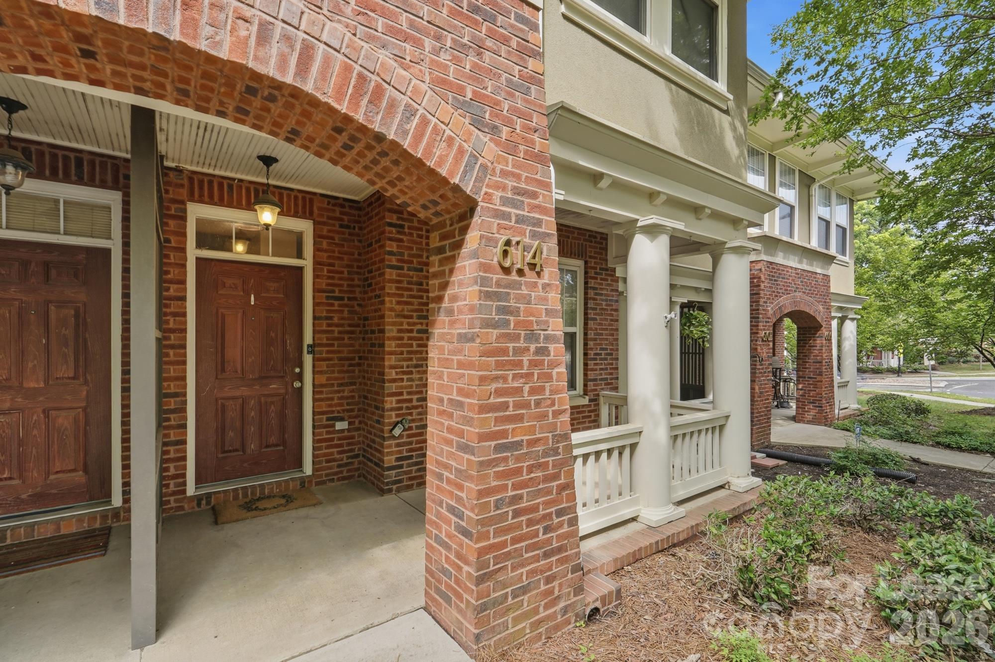 614 E 9th Street Property Photo 4