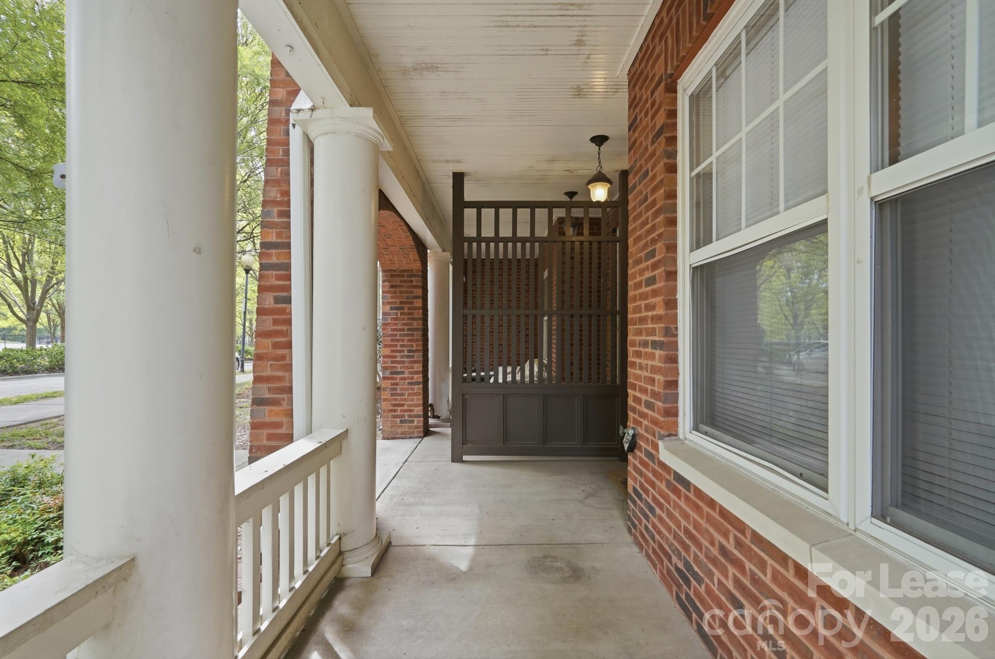 614 E 9th Street Property Photo 7