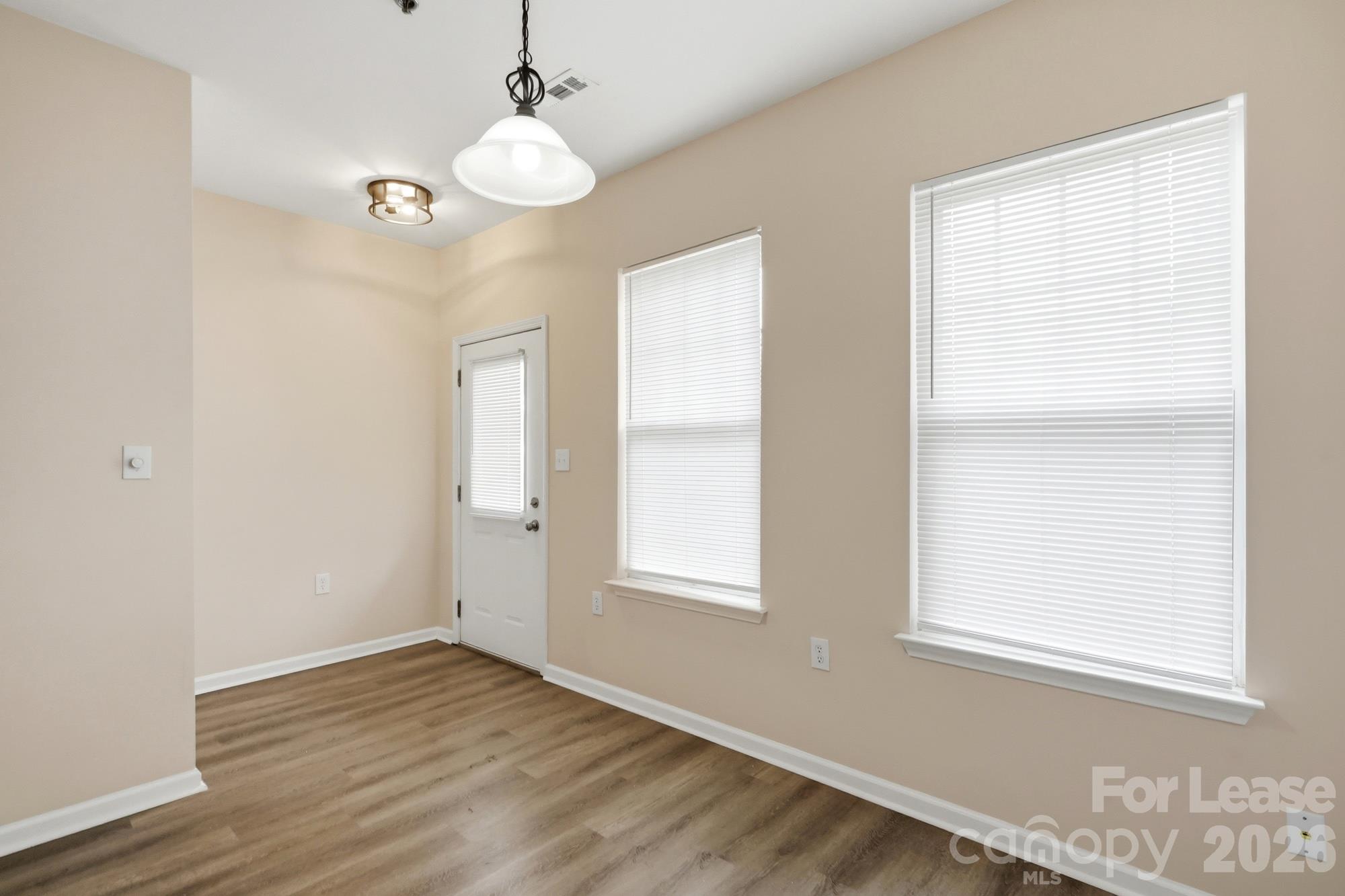614 E 9th Street Property Photo 26