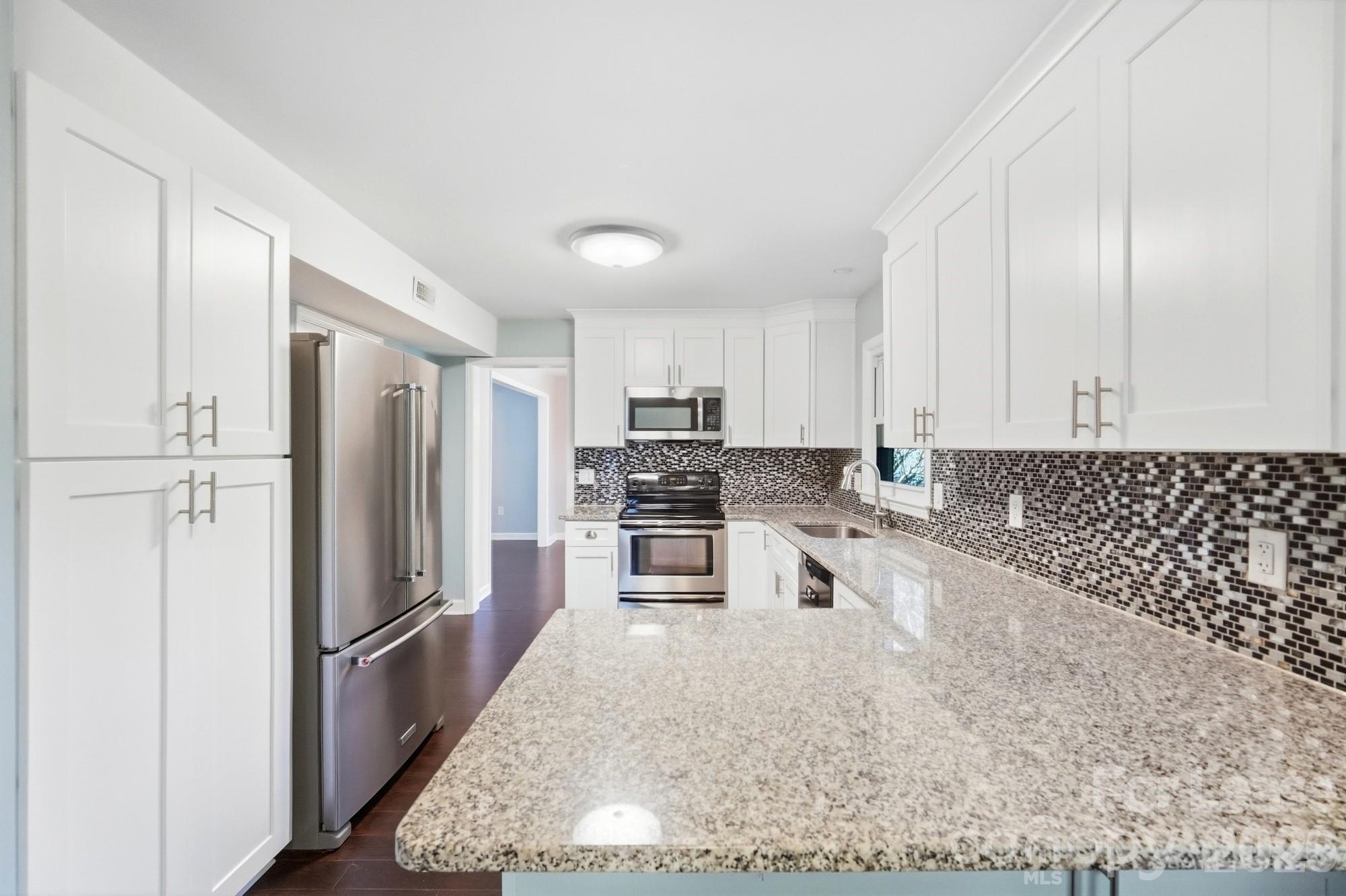 12106 Painted Tree Road Property Photo 9