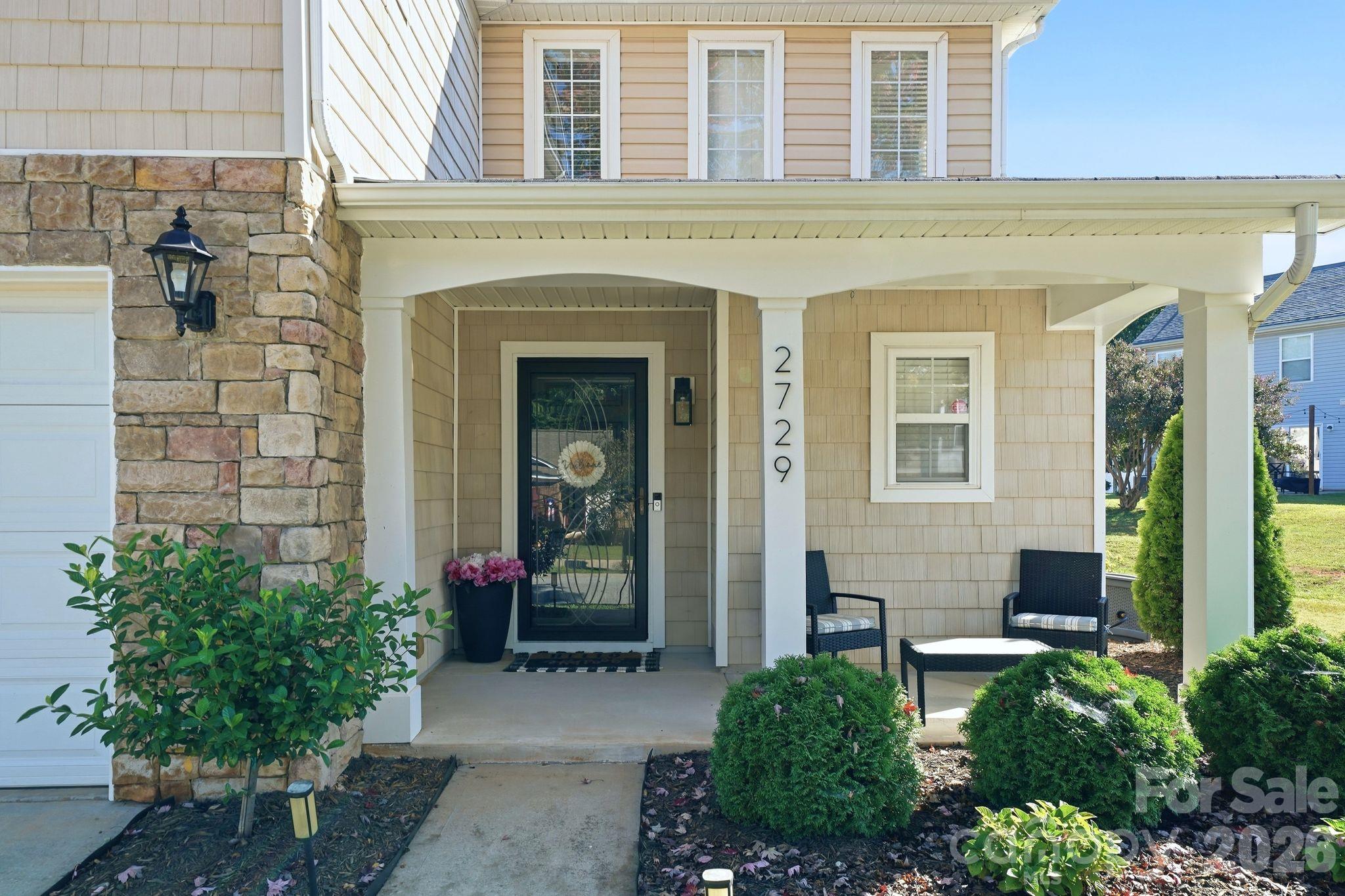 2729 Markham Woods Court Property Photo 1