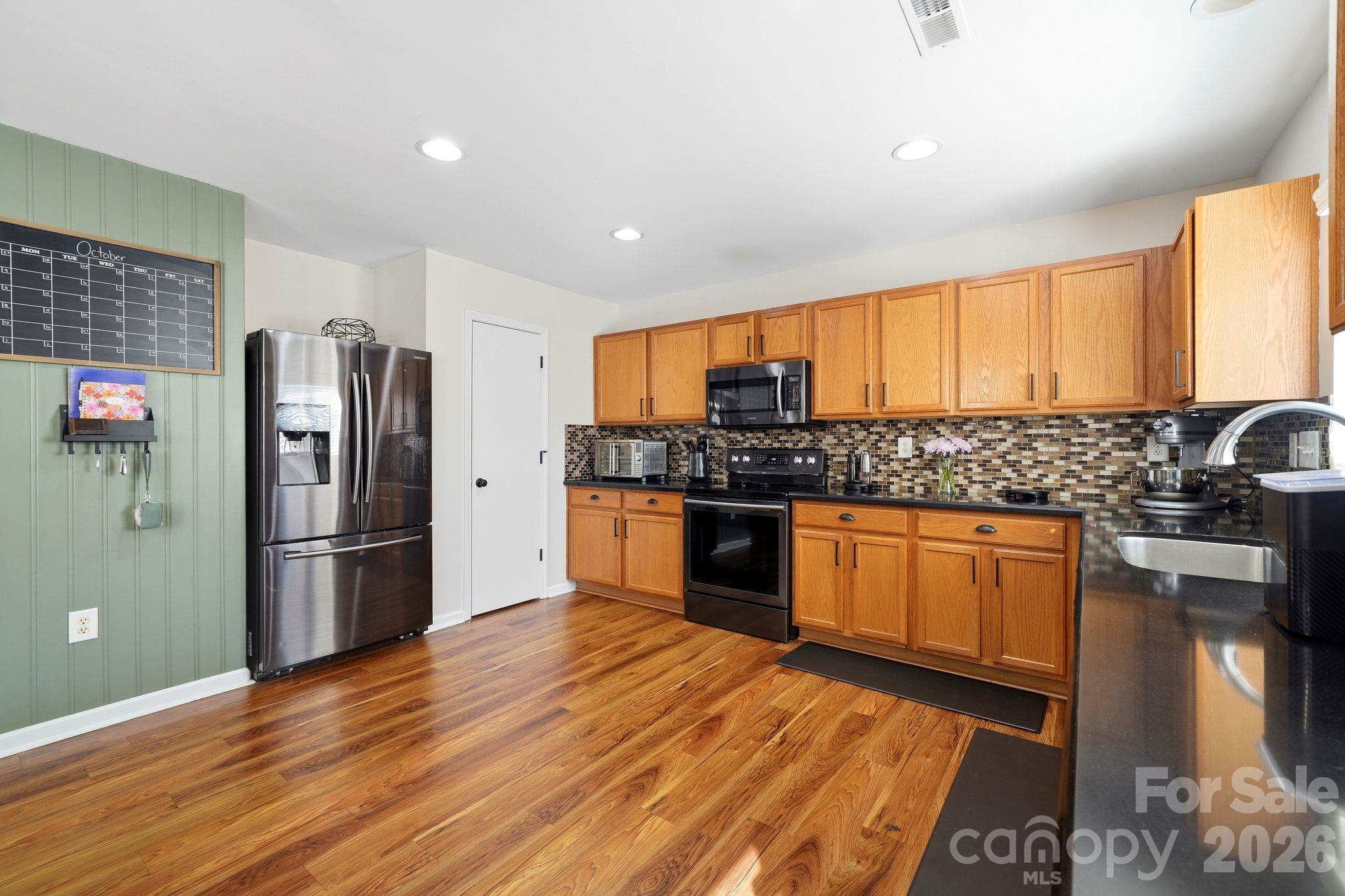 2729 Markham Woods Court Property Photo 10