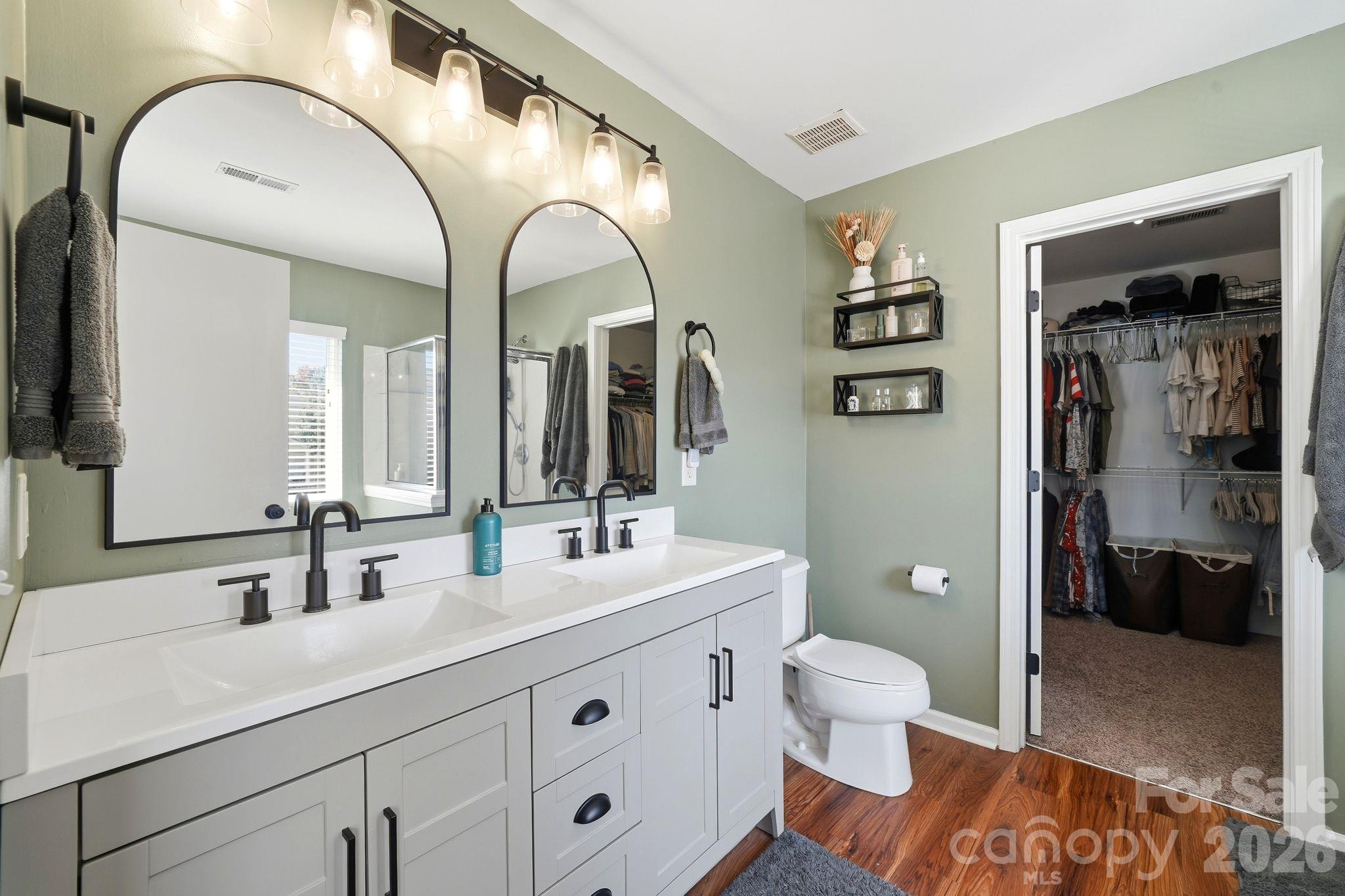 2729 Markham Woods Court Property Photo 17