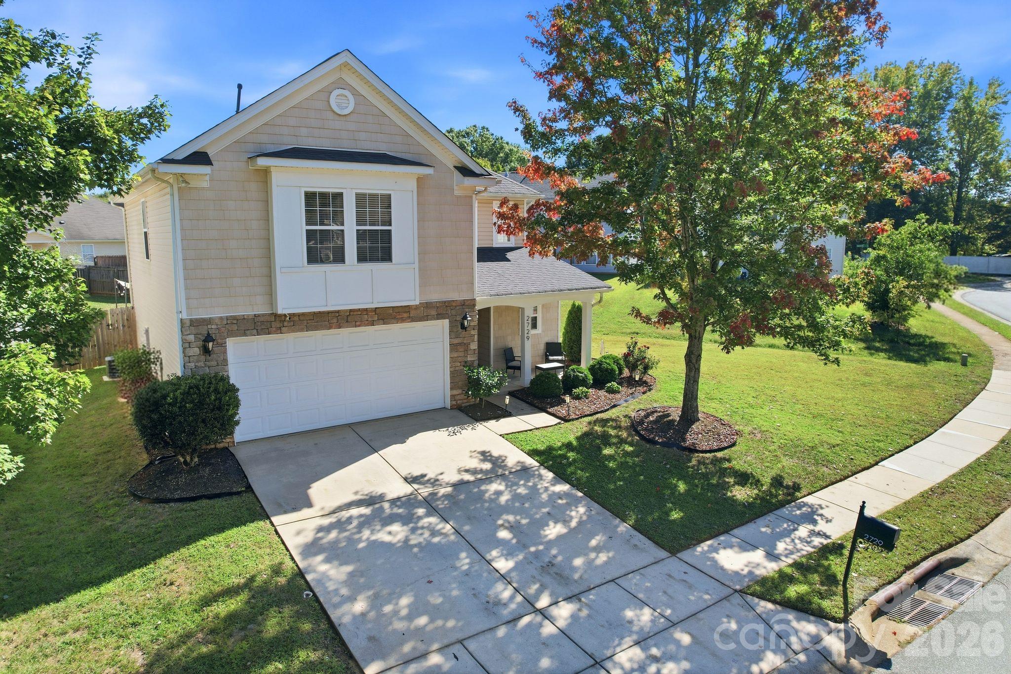 2729 Markham Woods Court Property Photo 33