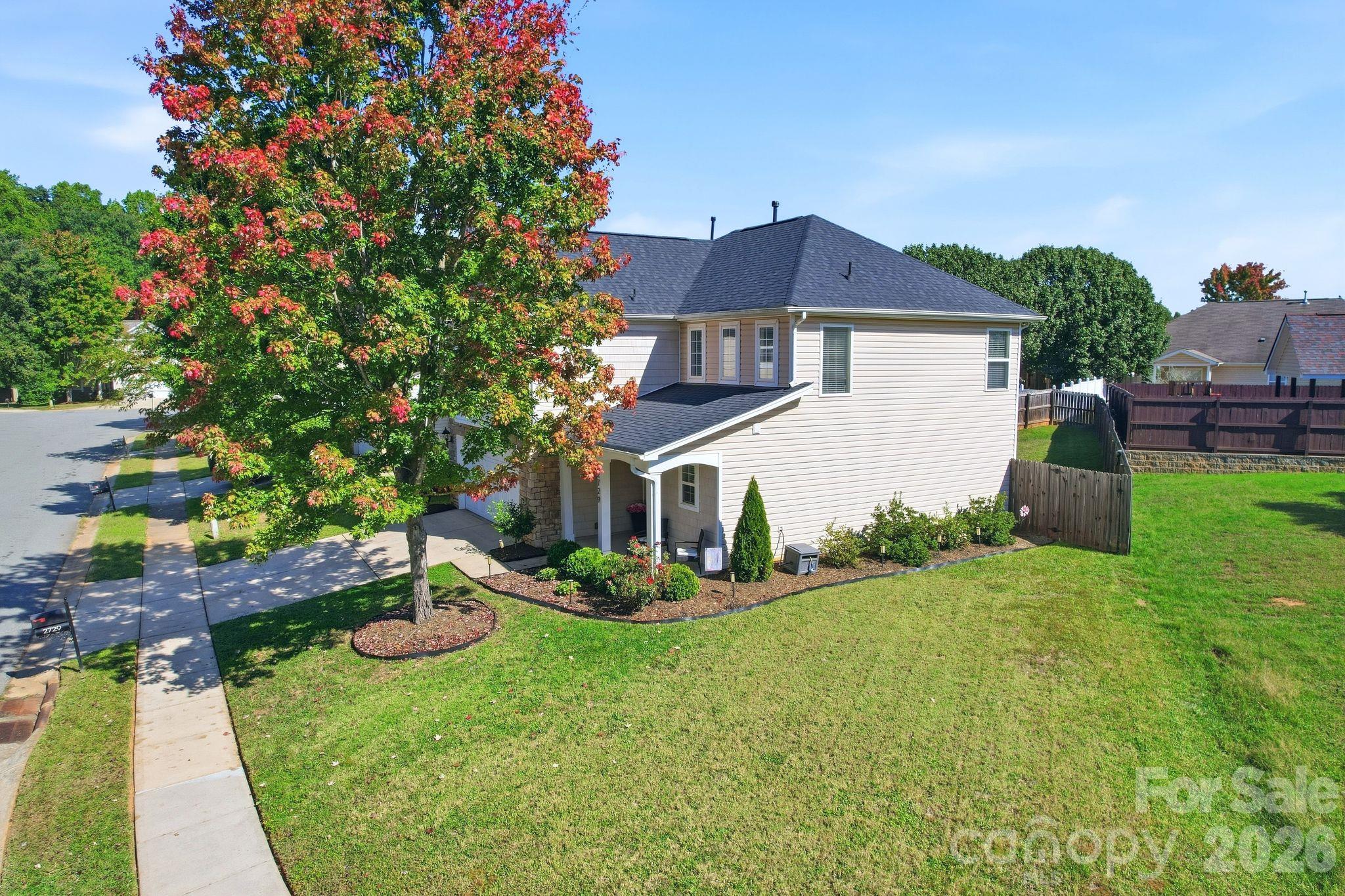 2729 Markham Woods Court Property Photo 34