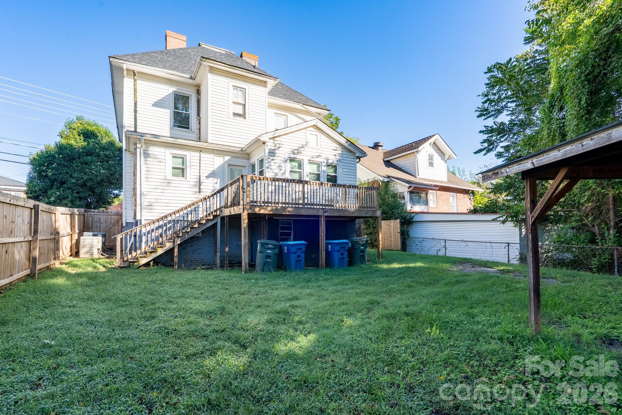 1033 S Fulton Street Property Photo 4