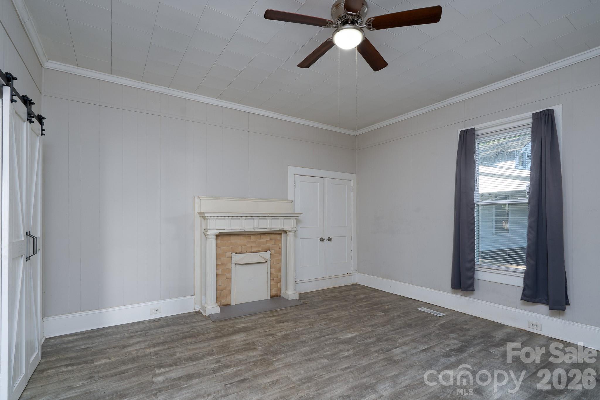 1033 S Fulton Street Property Photo 8