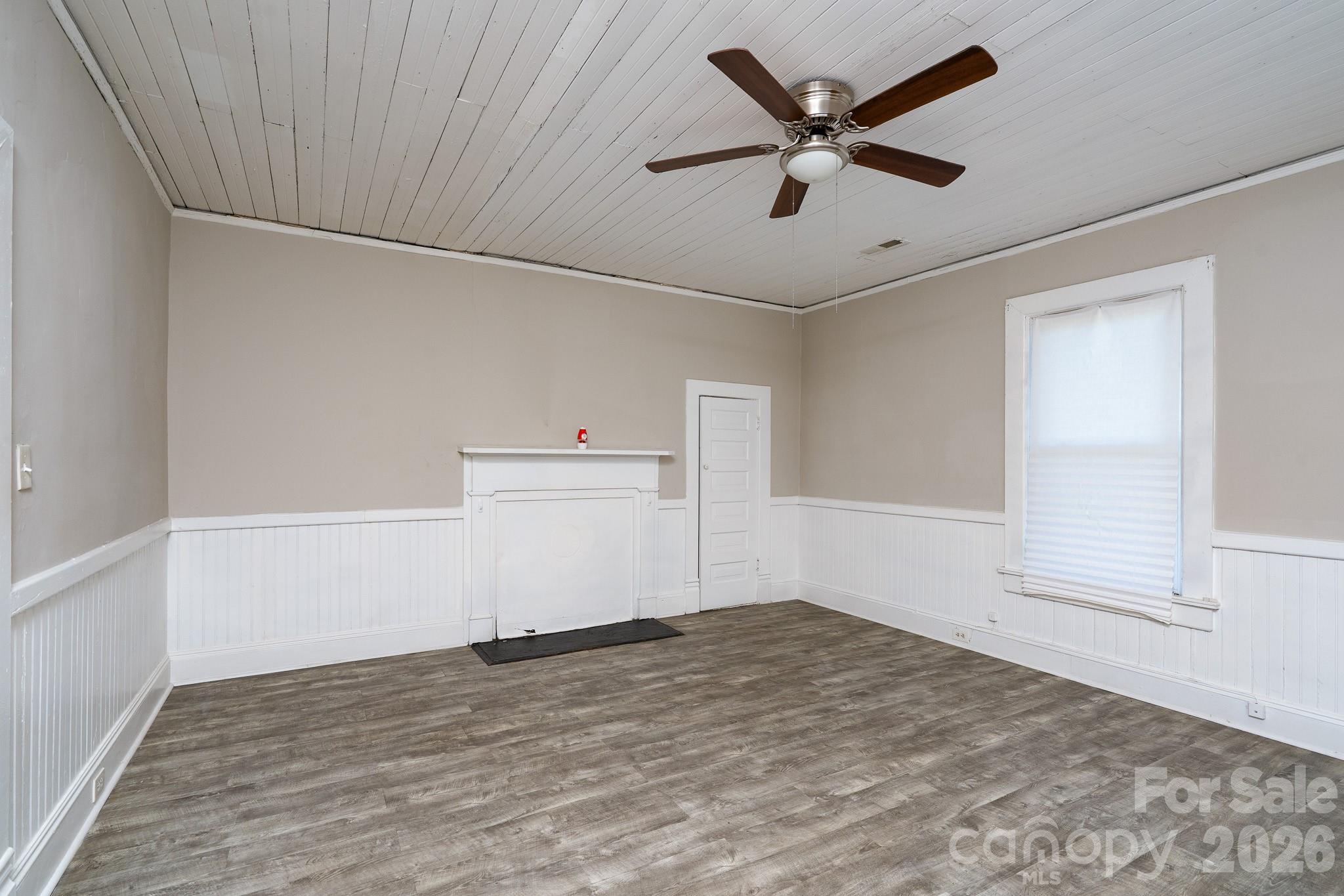 1033 S Fulton Street Property Photo 9