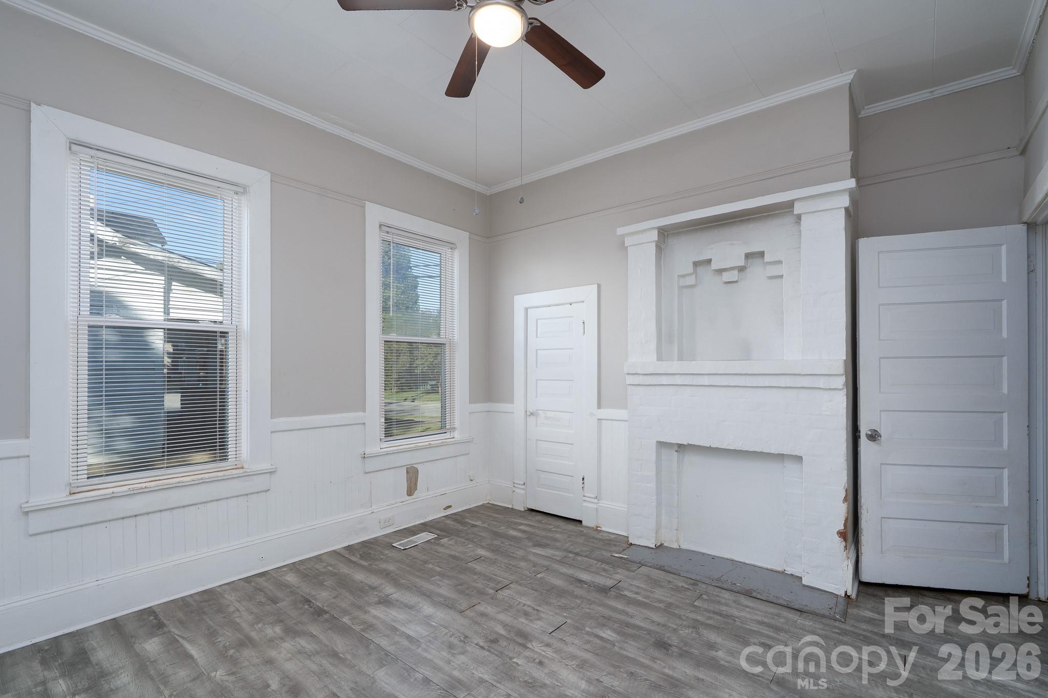 1033 S Fulton Street Property Photo 12