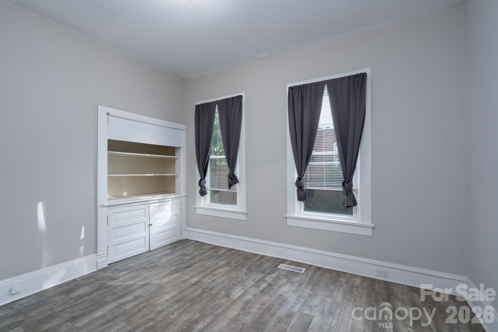 1033 S Fulton Street Property Photo 15
