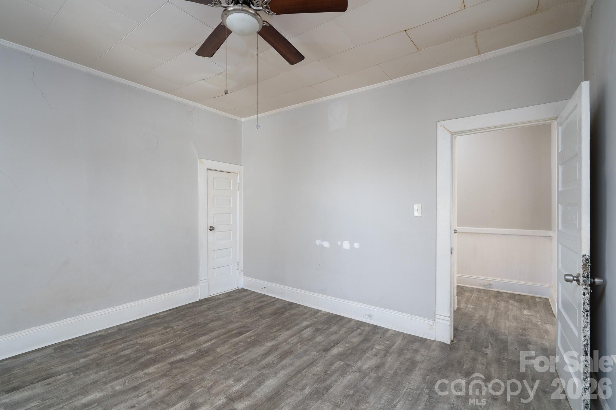 1033 S Fulton Street Property Photo 17