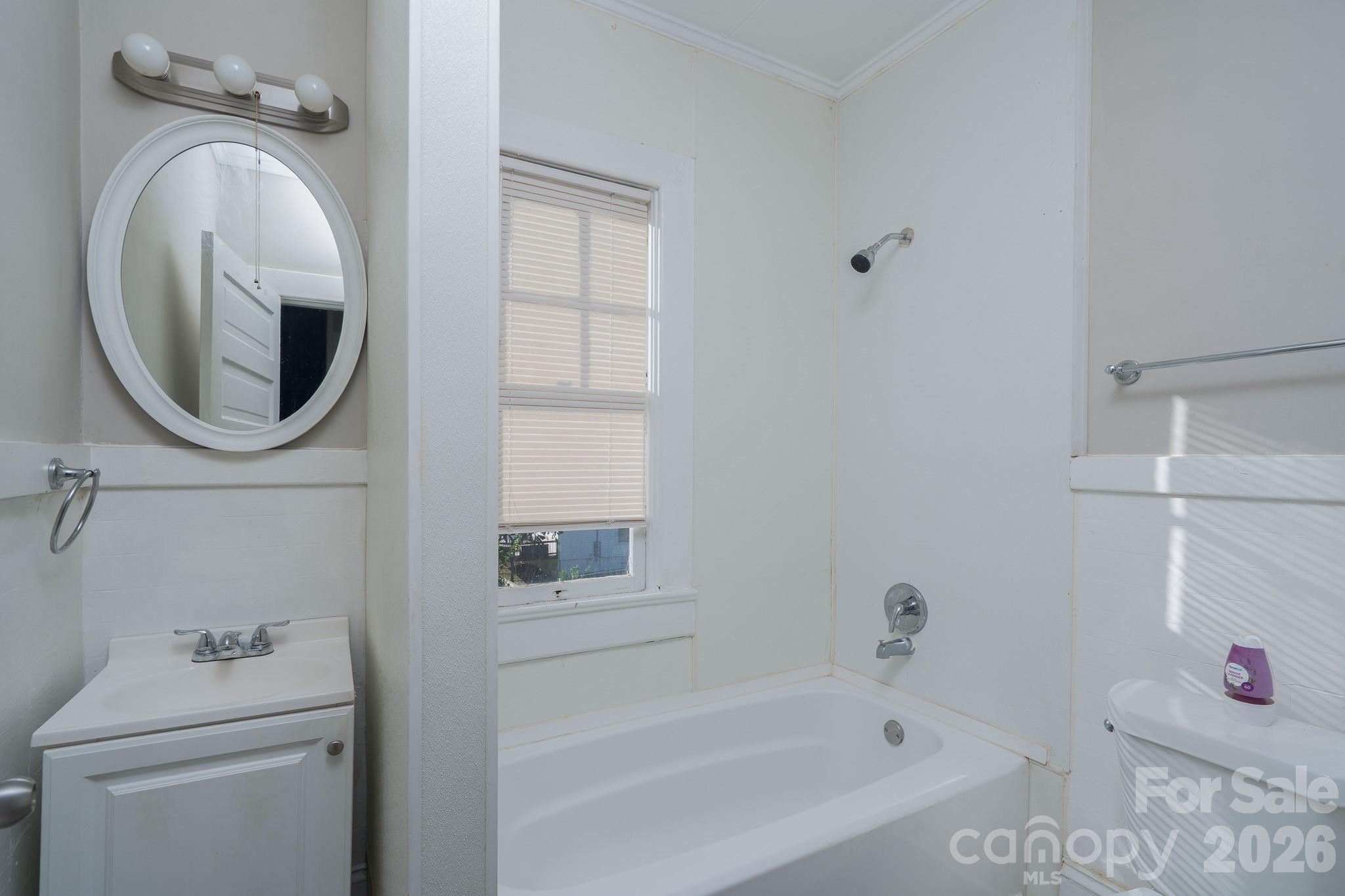 1033 S Fulton Street Property Photo 19