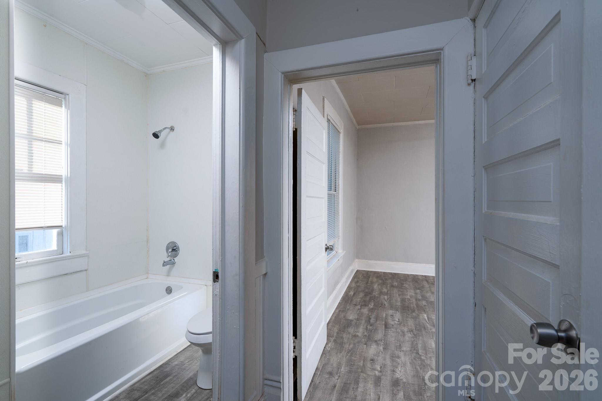 1033 S Fulton Street Property Photo 20