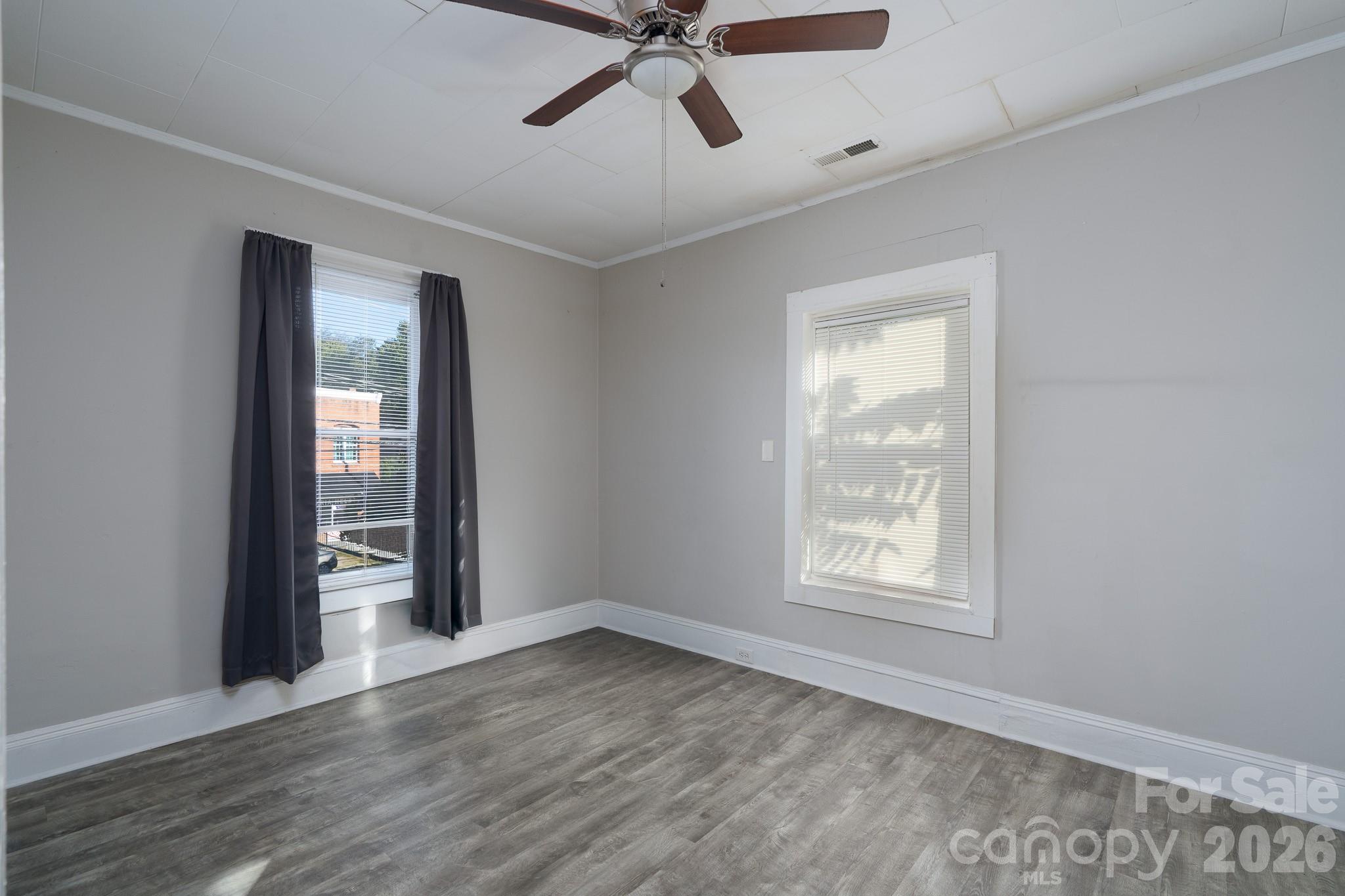 1033 S Fulton Street Property Photo 22