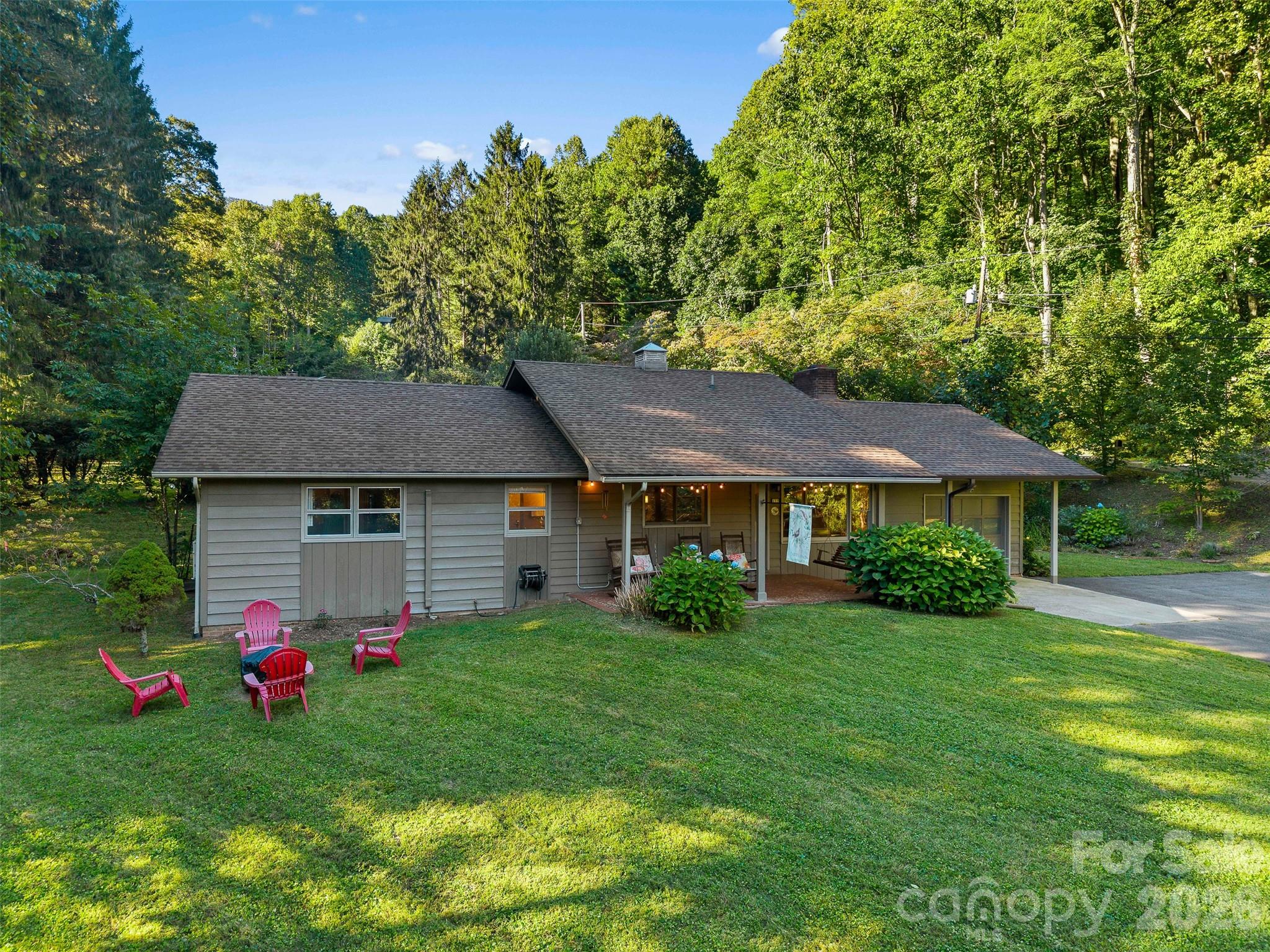537 Winchester Creek Road Property Photo 1