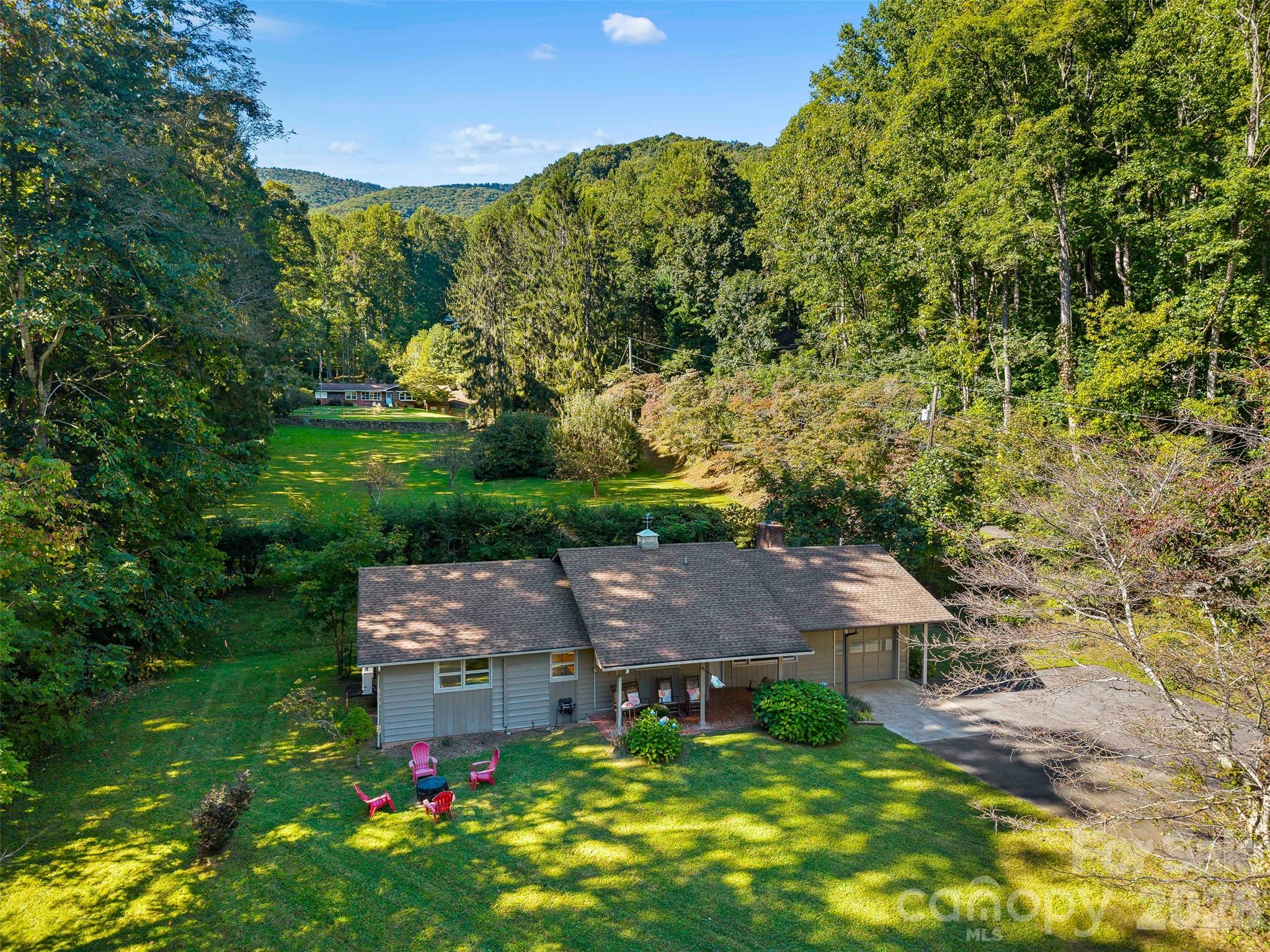 537 Winchester Creek Road Property Photo 4