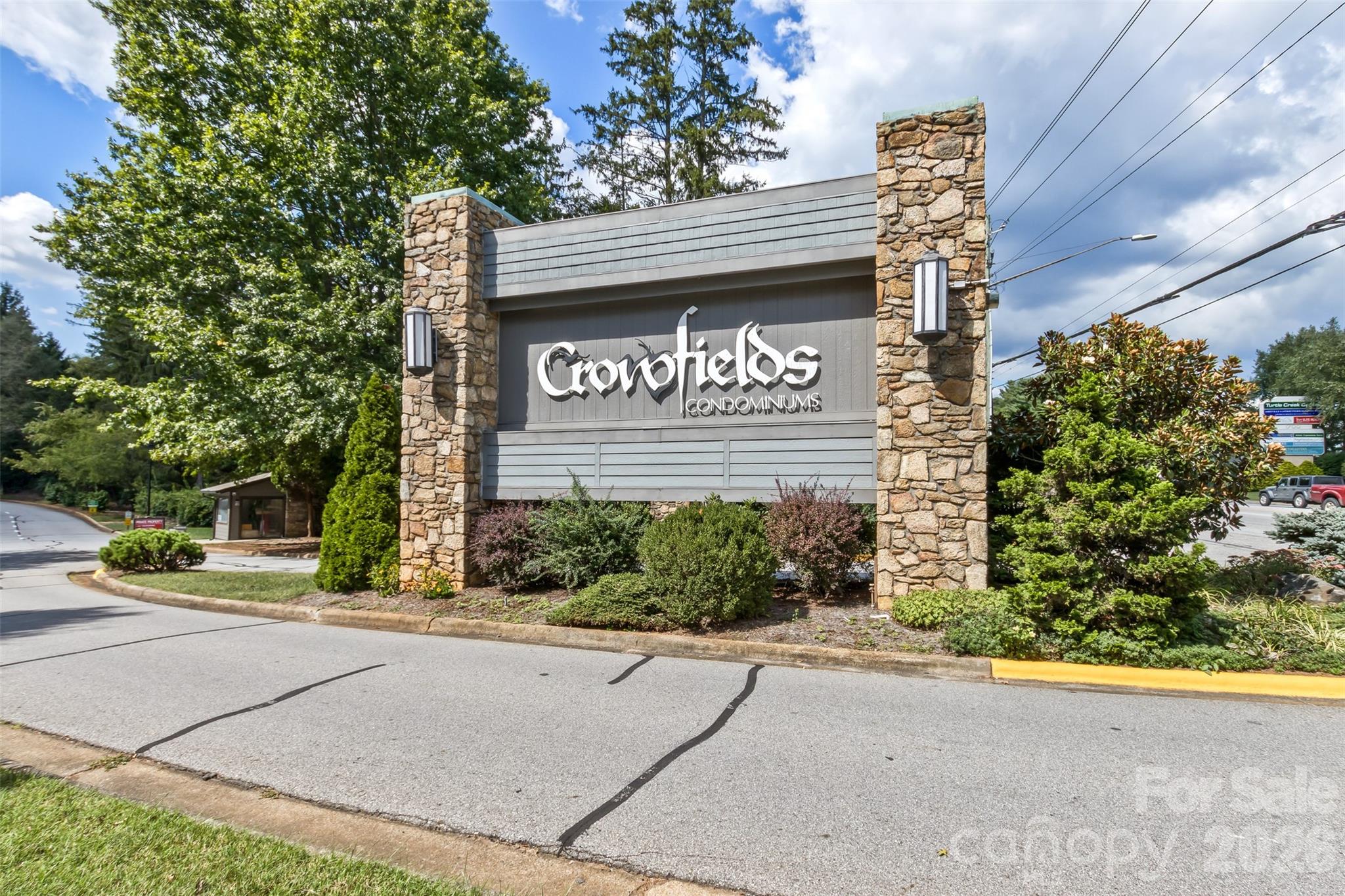 503 Crowfields Lane Property Photo 35