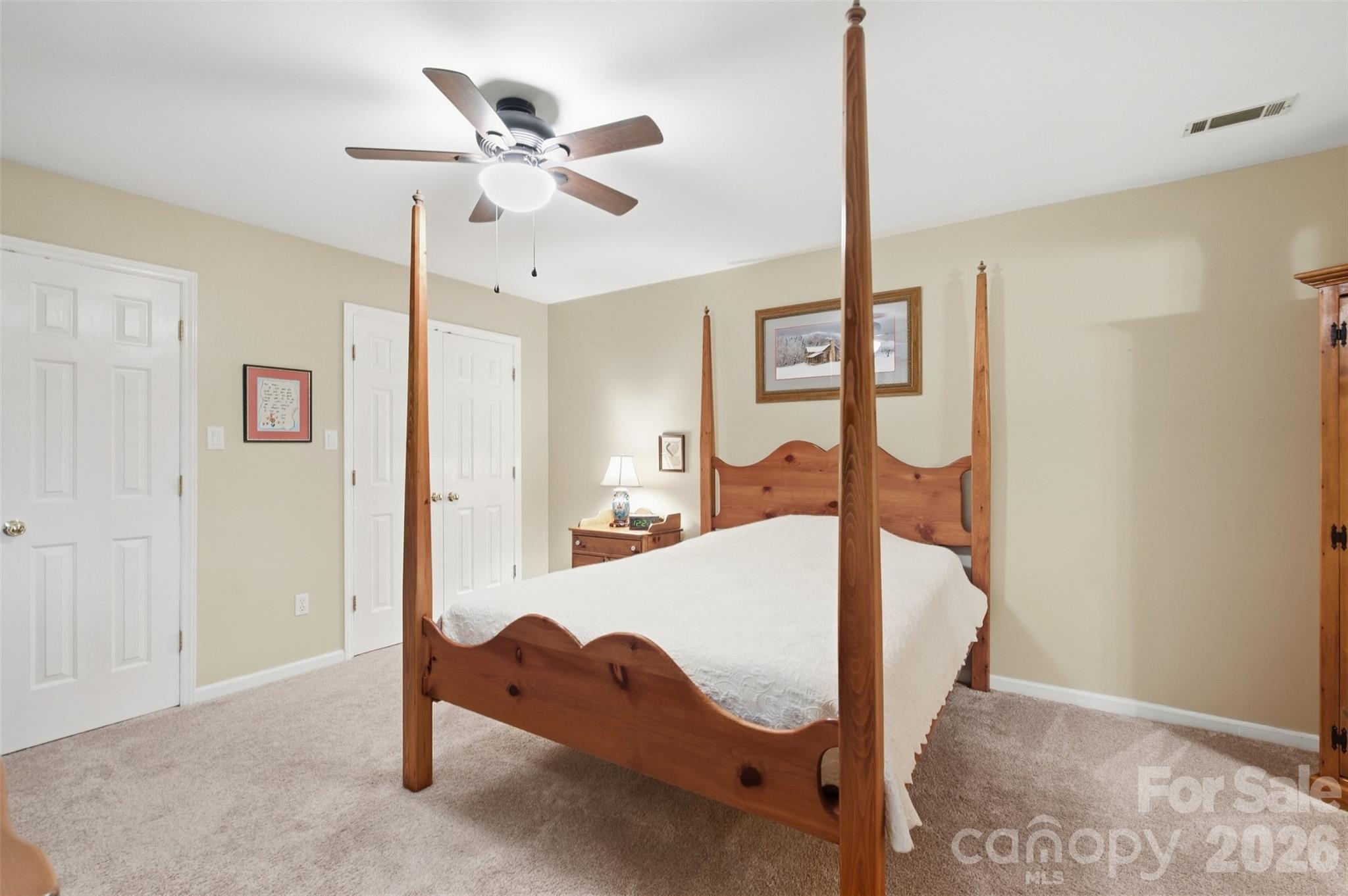 625 Davie Avenue Property Photo 11