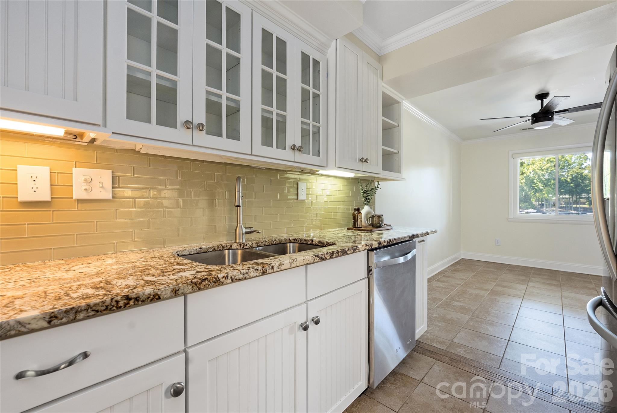 8056 Westcape Drive Property Photo 10