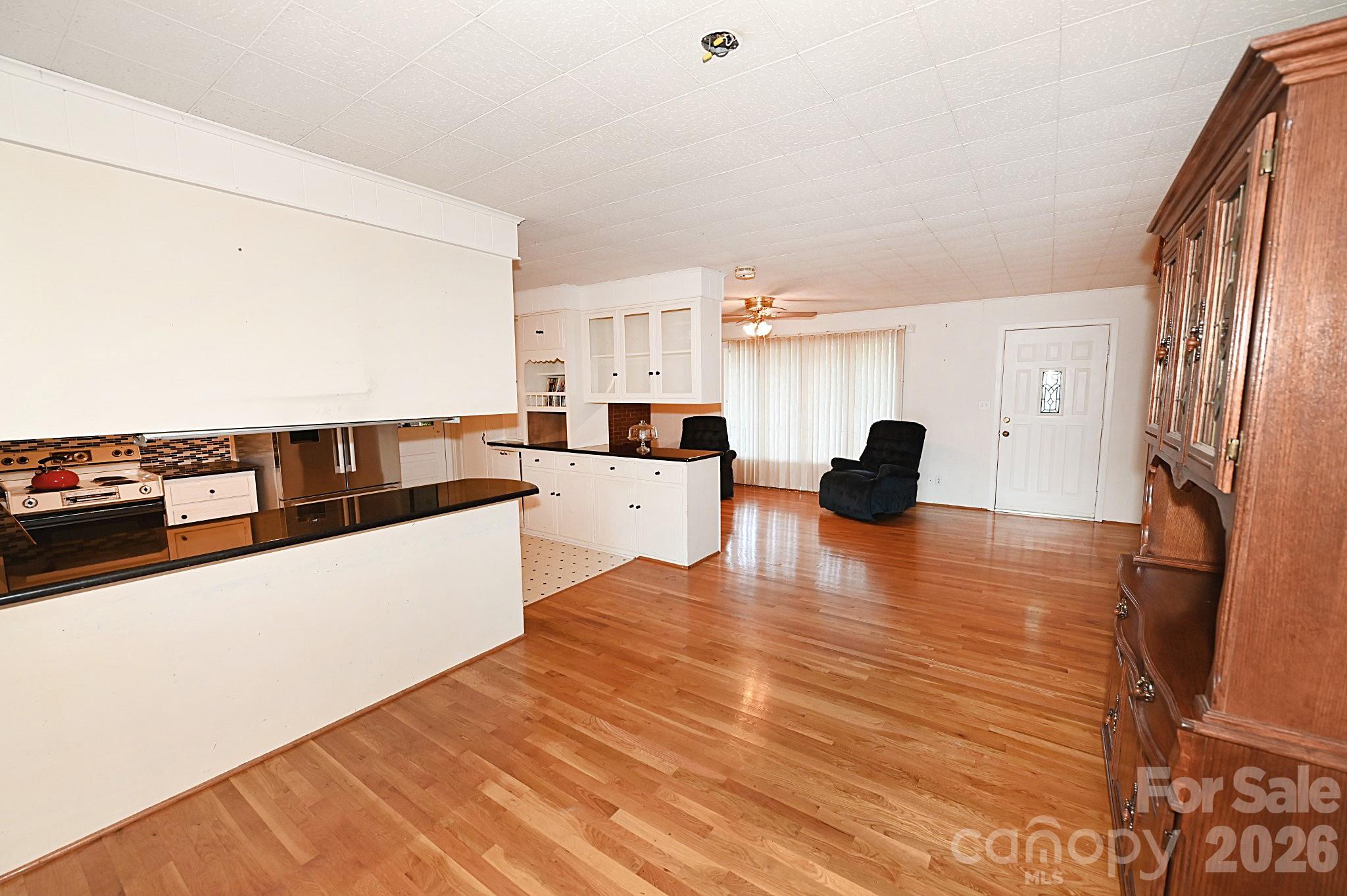 7320 Old Laurel Road Property Photo 11