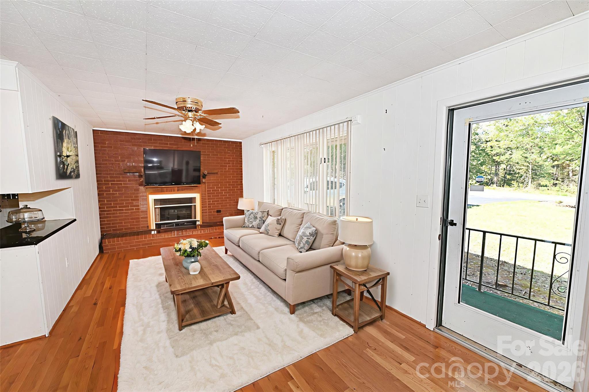 7320 Old Laurel Road Property Photo 12