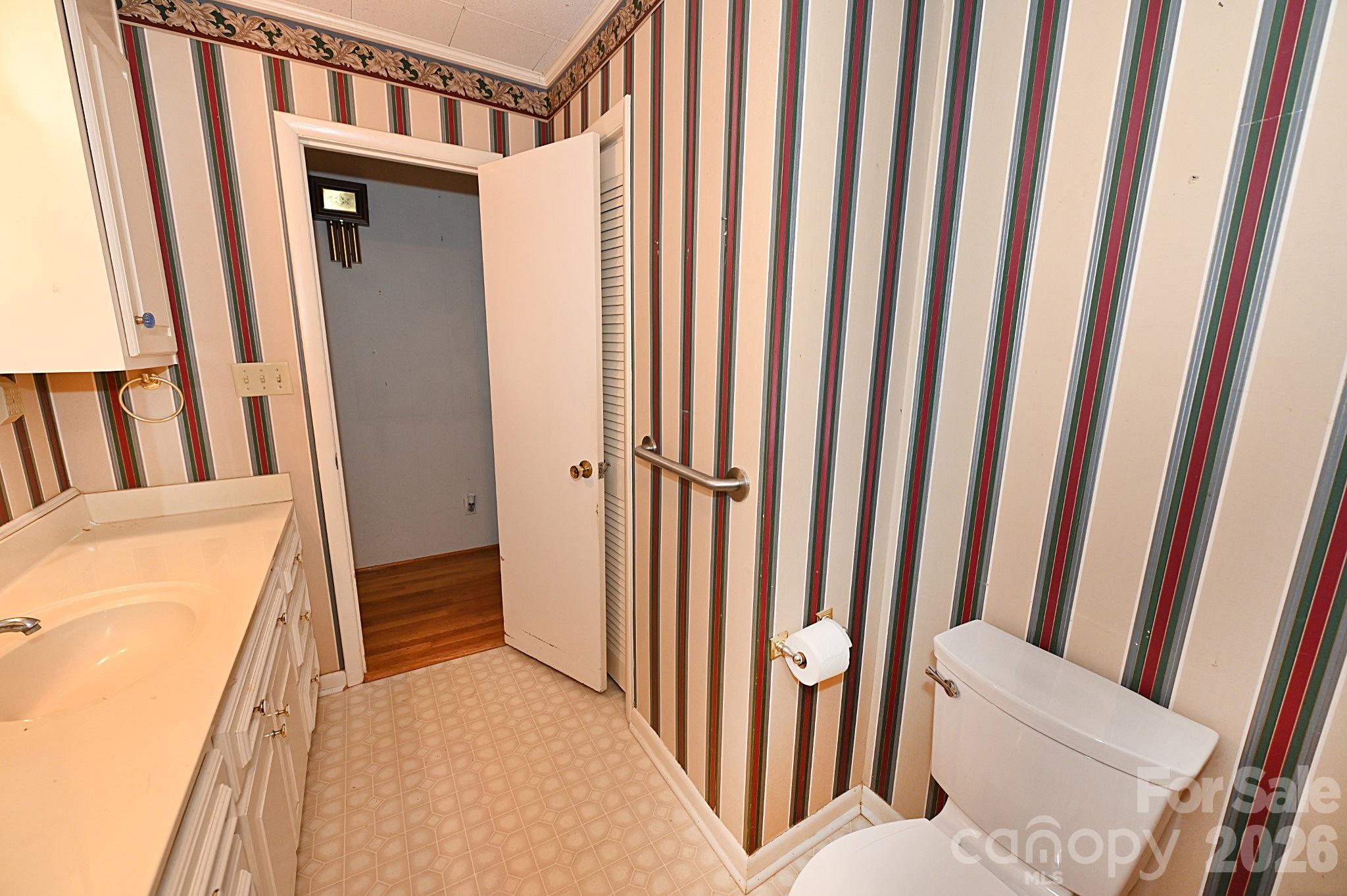 7320 Old Laurel Road Property Photo 16