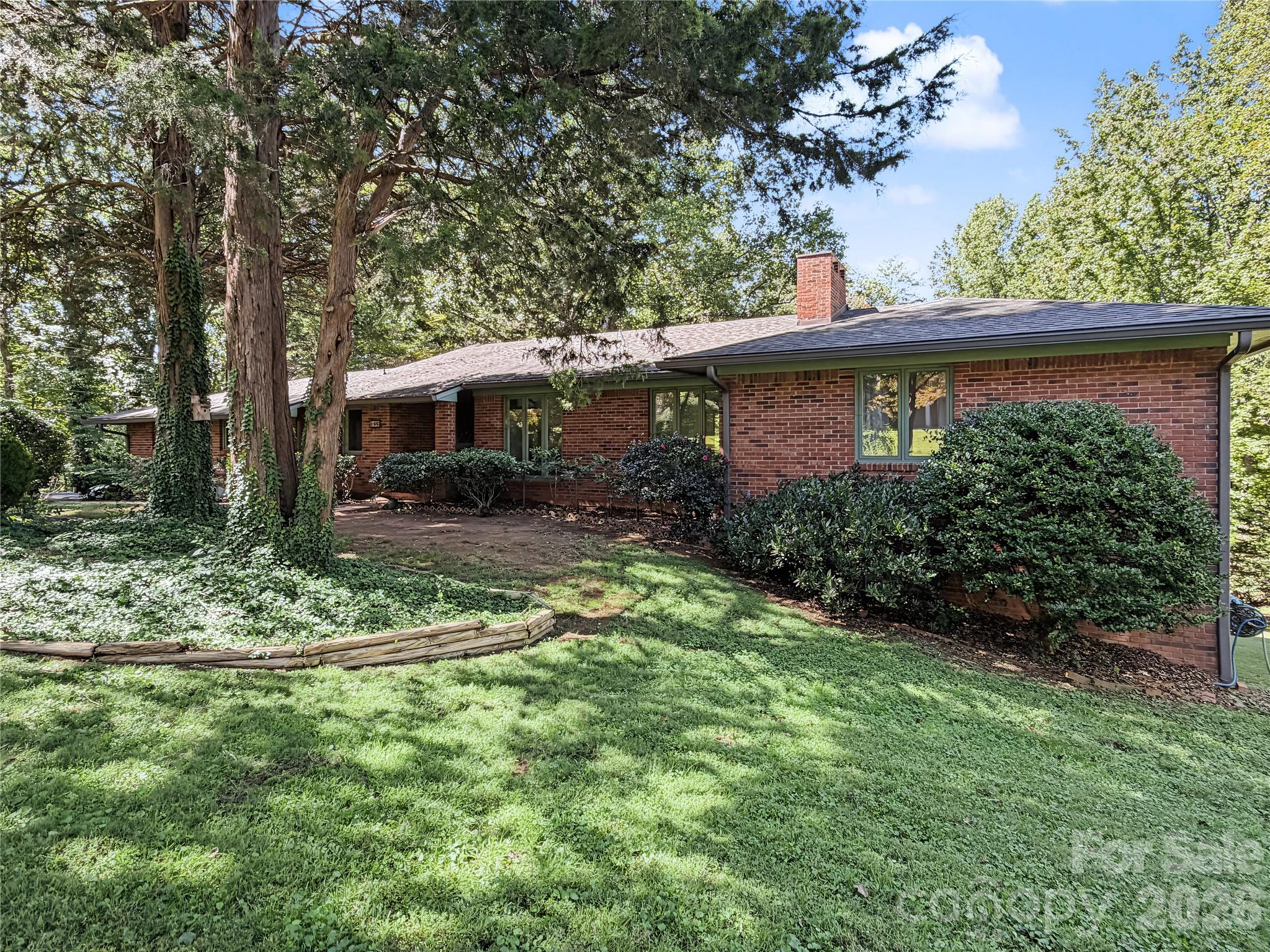186 Catherine Drive Property Photo 2
