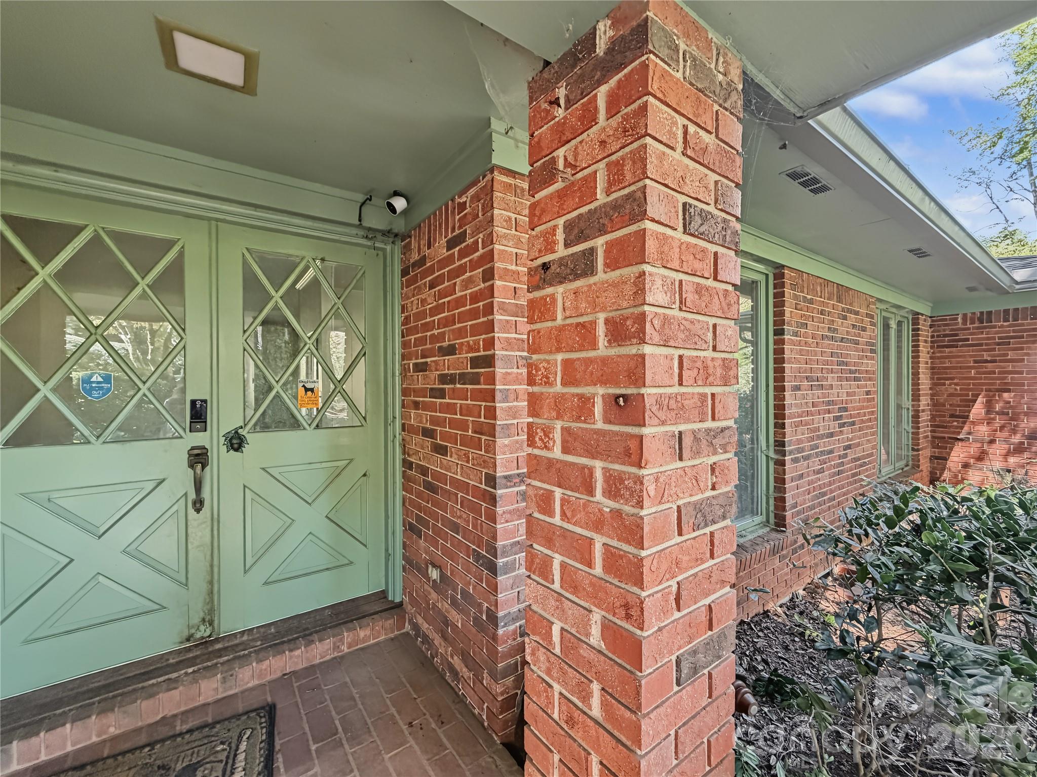 186 Catherine Drive Property Photo 4