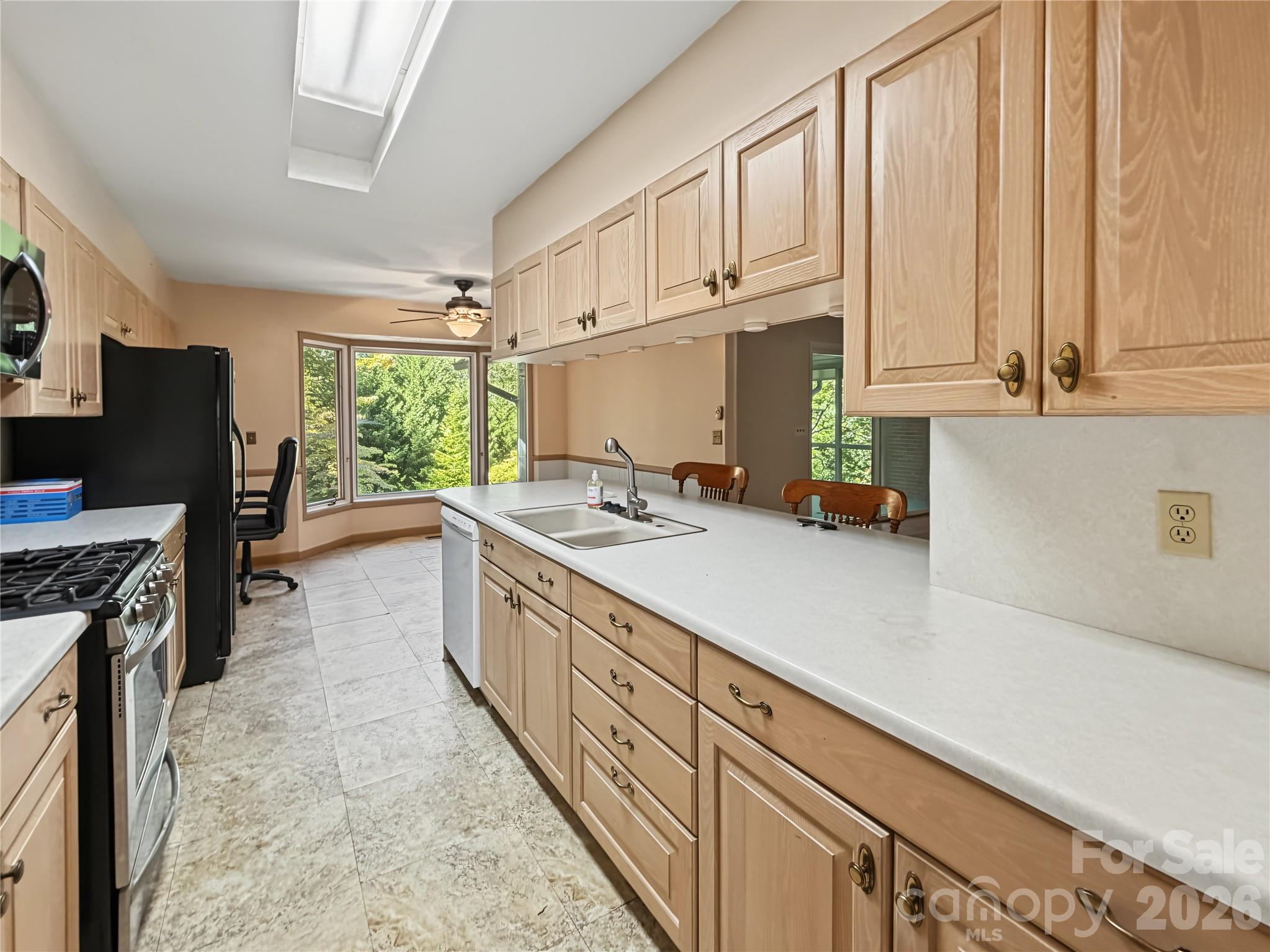 186 Catherine Drive Property Photo 12