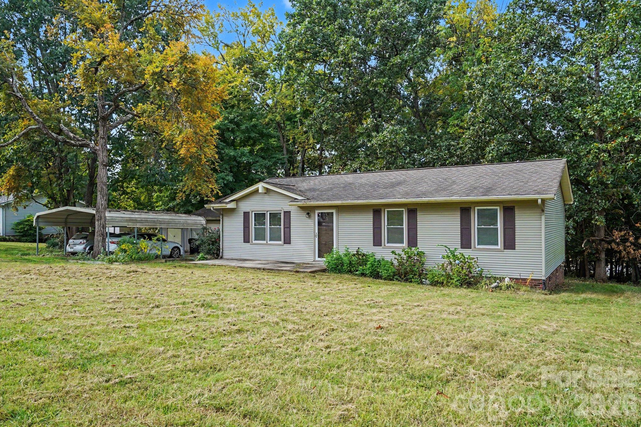 213 Cobblestone Lane Property Photo 3
