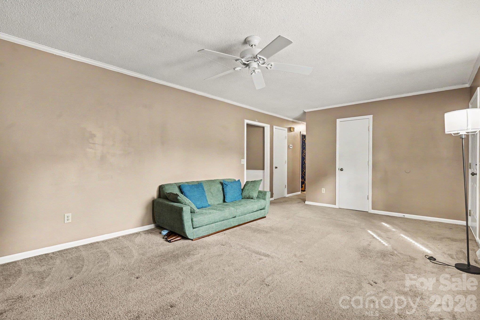 213 Cobblestone Lane Property Photo 6