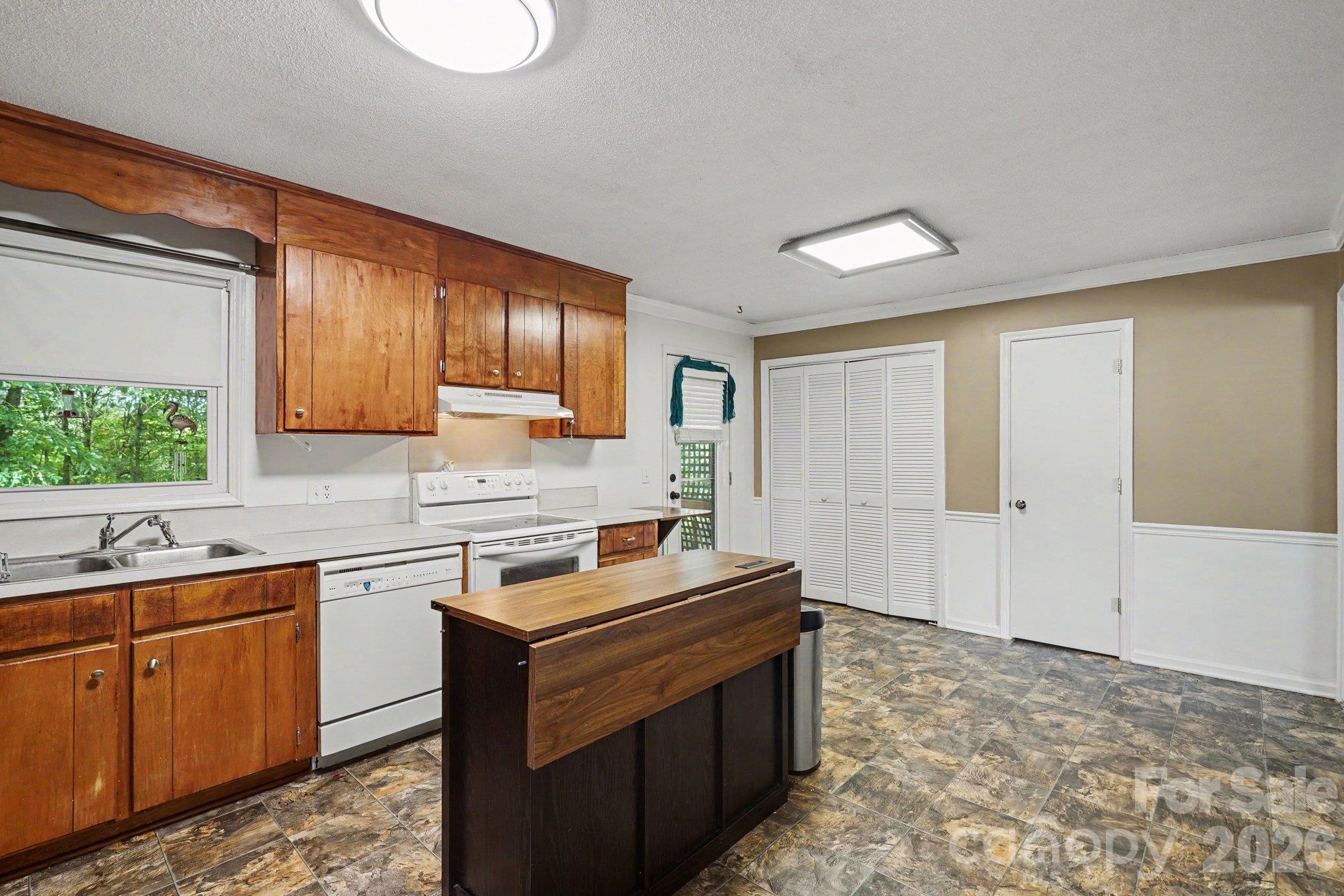 213 Cobblestone Lane Property Photo 9